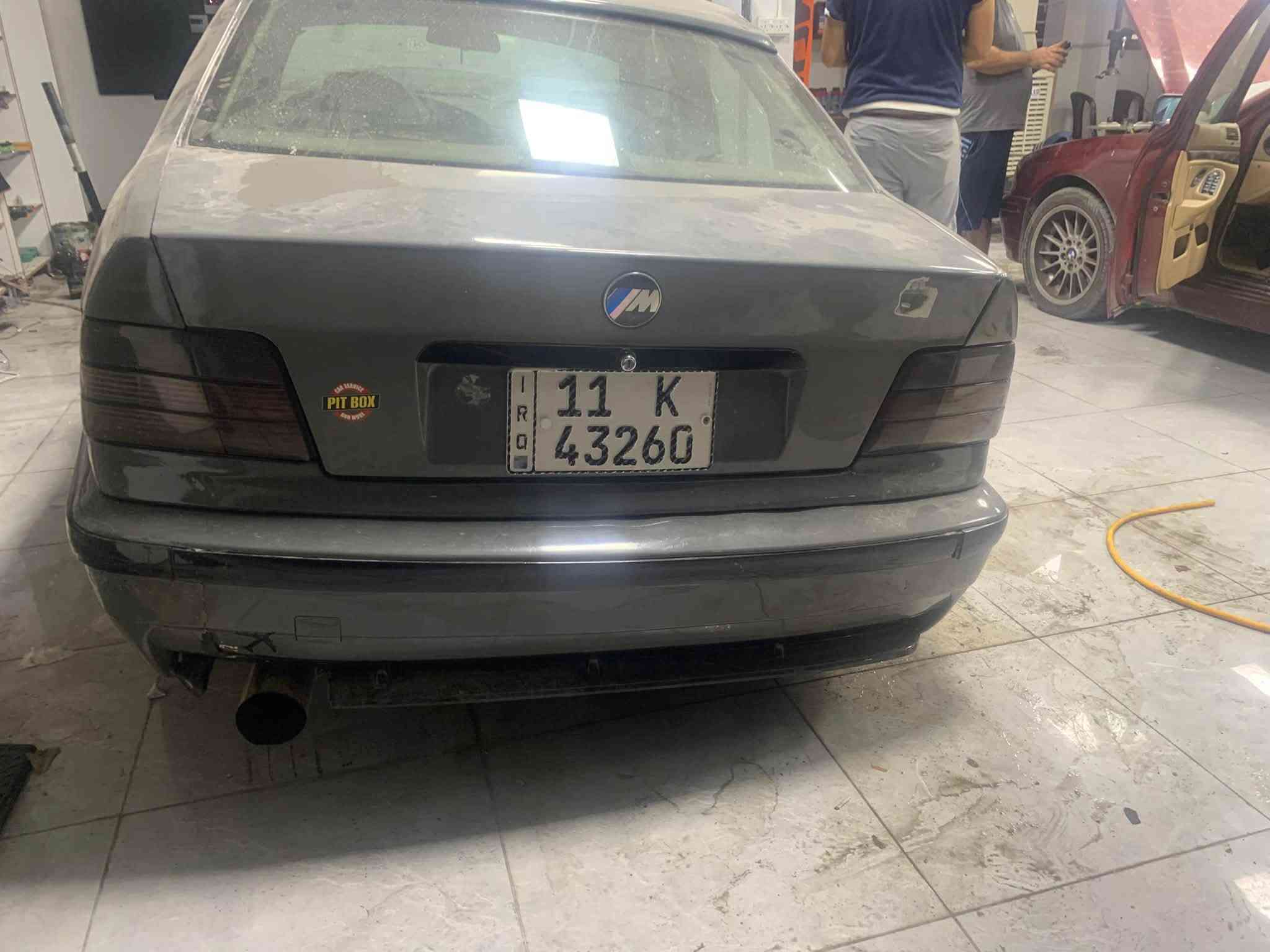 السلام عليكم للبيع موديل 94 رقم بغداد محرك كير لوك تبريد ثلج كير عادي جاهزه غرفته حلوه حماوه انسه محرك 25 تك فانوص السعر 38 ورقه ***********مكانه حي الجهاد
