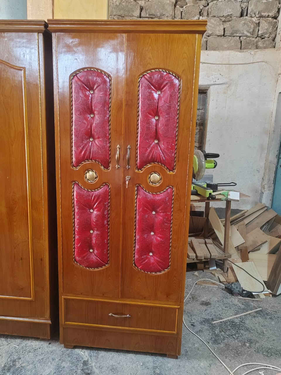 غرفة نوم مستعمل للبيع خشب ثكيل شغل توصية  عنوان حسنكوي قرب أسواق النور للاتصال ***********
