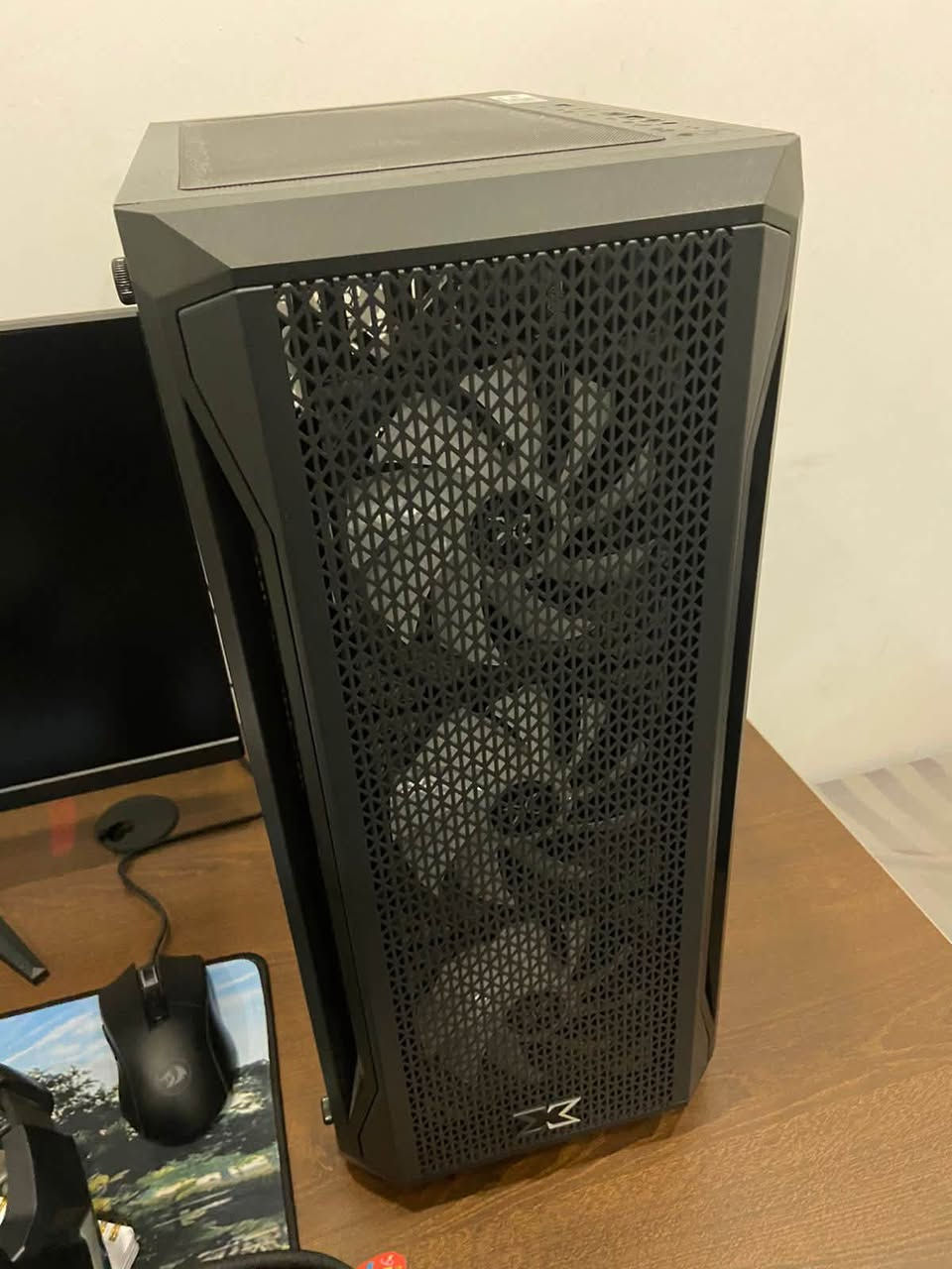 الحاسبة
CPU : I5 10400f
GPU : RX 6600XT 
RAM : 16G 3200hz
HDD 1T
M.2 128G
PSU:550w
CASE GAMING X
الشاشة
Black wolf 

استجابة 1ms
تدعم nvidia G-SYNC و amd free-sync

ملحقات
ماوس ريد راكون
وكيبورد ميكانيكي بلو سويش

تشغل
PUBG STEAM (210 fps ) medium settings 
Fortnight (280 fps ) competitive settings 
PUBG MOBILE (محاكي كيم لوب) (120fps)
R6 (280-310fps) competitive settings 
GTA V (170-180fps) very high settings 
850الف
***********
