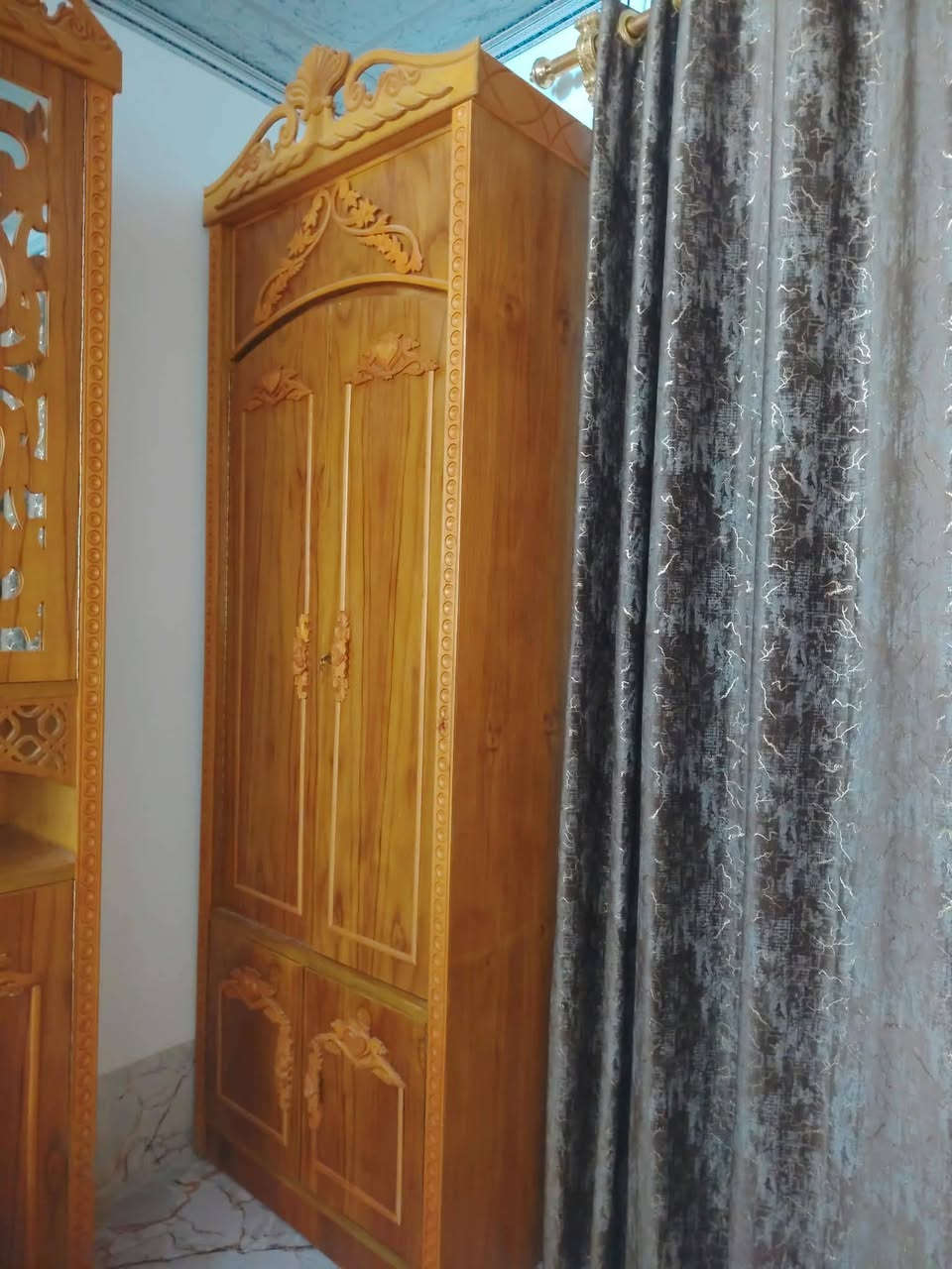 غرفة للبيع • استفسار