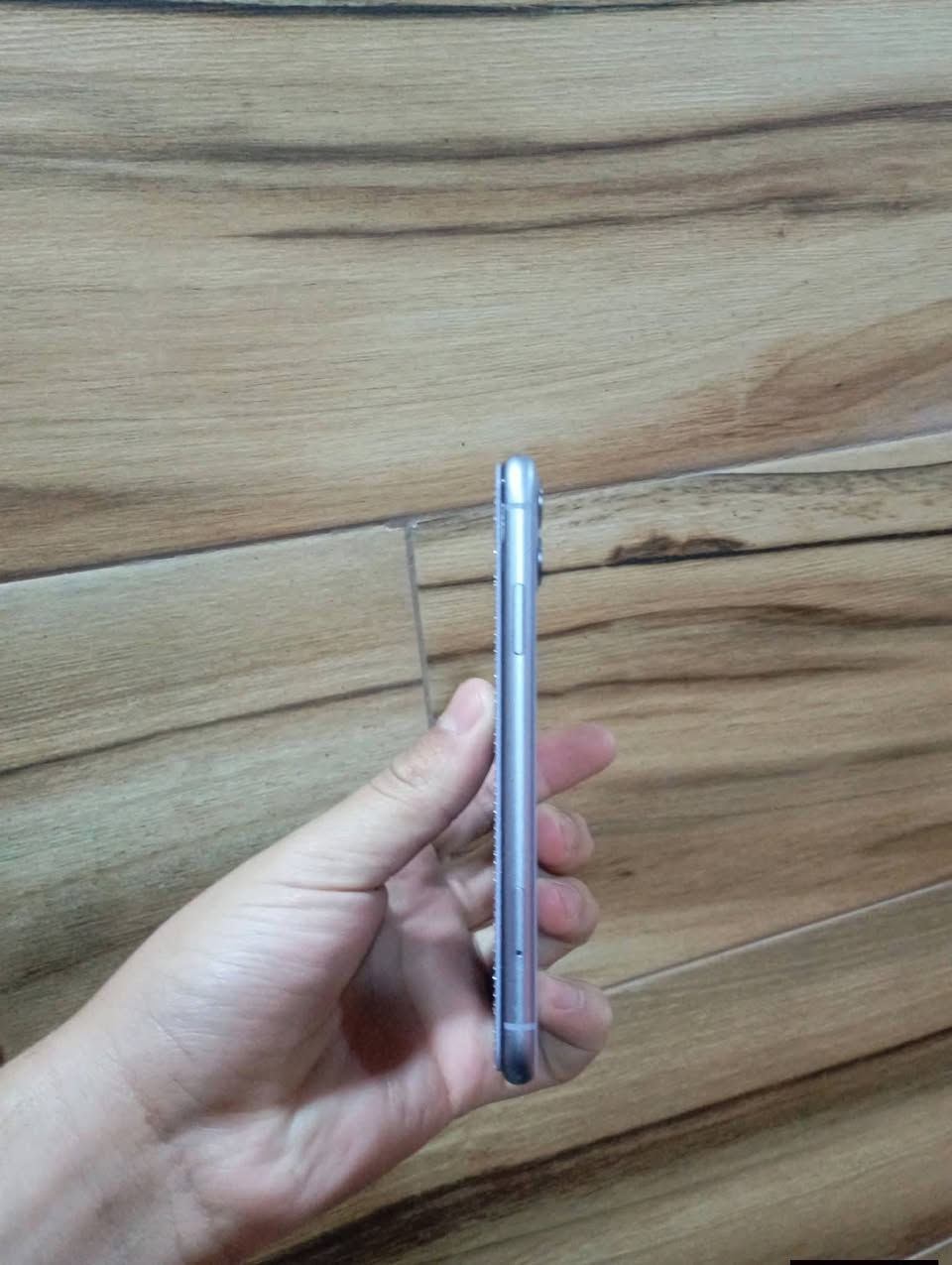 السلام عليكم.
iPhone 11. للبيع 
الذاكرة 128.  💽
البطارية 73.  🔋
تك سيمكرت.
النظافة 💯 .
اللون بنفسجي اللون المميز 💜.
الجهاز كلة على وضع البلادي فقط شاشة اصلية.
فيس أيدي يشتغل .
الجهاز كله شغال مابي أي خلل سماعات كامرات سيمكرت بورترية كله شغال 💯.
والسعر مناسب خاص.
ه‍ــ. ***********
متواجد فيس بوك و واتس اب واتصال.
