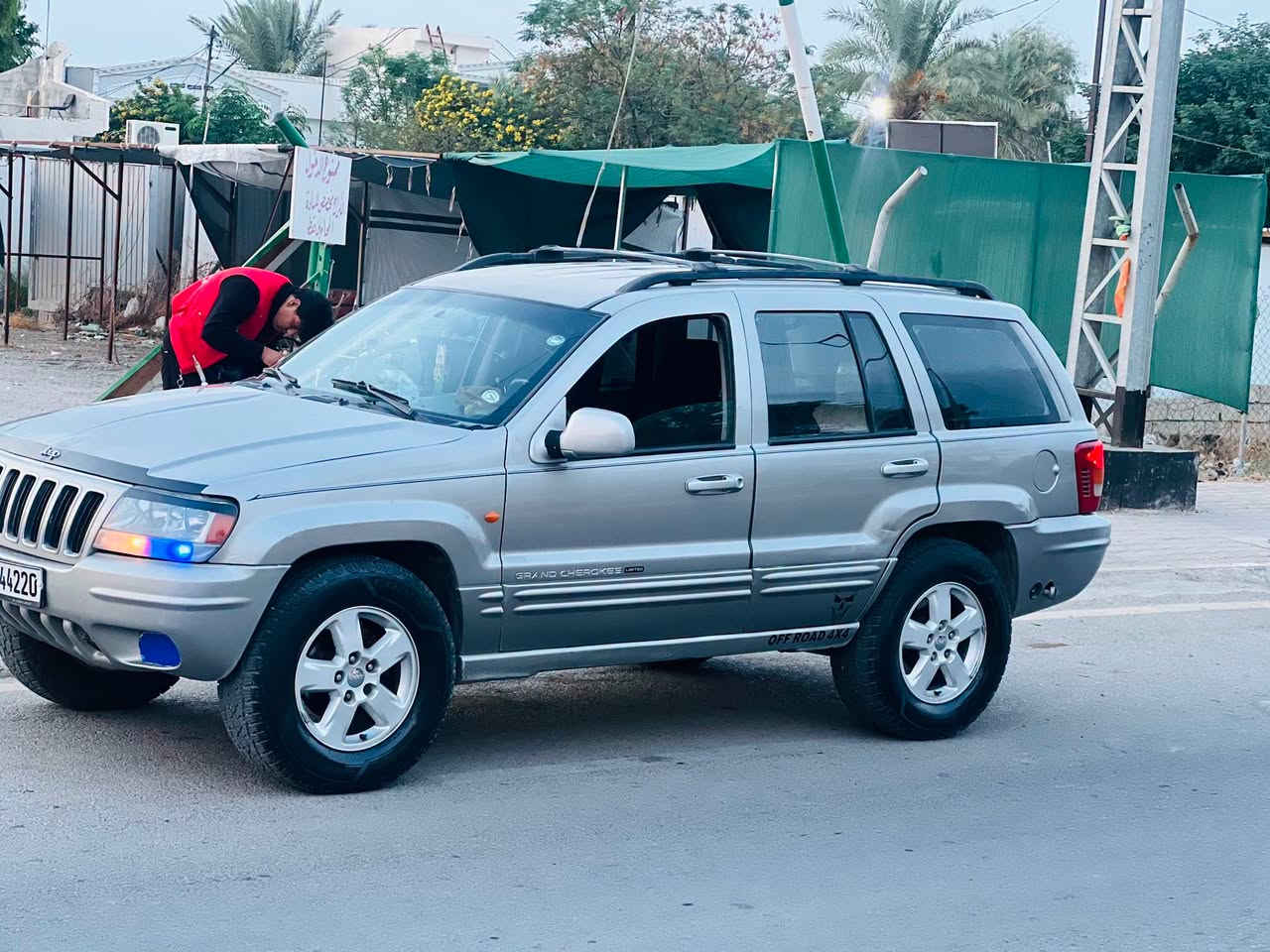 جيب ٢٠٠٠ • مكينة V8 • تاير جبلي