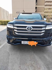 للبيع لاندكروز موديل 2024 فول مواصفاتVXR كفاله عامه سياره رقم بغداد  ت...