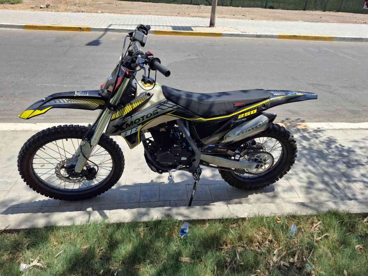 Xmotor 250cc 
قفاز اكس ماتورز حجم ٢٥٠ 
رقم اربيل انكليزي 
تحويل مباشر 
مال دكان سليم استخدام اقل الاسبوعين
كفاله عامه. 
مره وحده مبدل دهن 
وضع شركه 
بغداد الكرخ 
***********
السعر المطلوب ٢مليون 
بيه مجال قليل كلش ودراجه وضع شركه ومامتوازي على بيعته
ولاسعر خاص ولاتعال خاص (سوالف القفاصه )
علمآ سعر بلشركه مليونين.و٤٠٠
