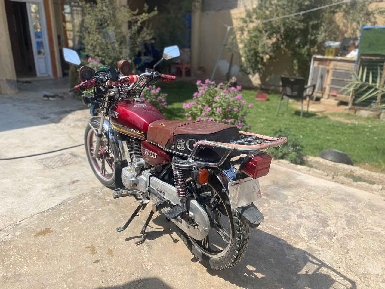 سلام عليكم سيفان موديل 23 محرك مفتوح نشاطه حيل زين مانقصه اي شي كهربائياته كله شغاله سعره 500مكانه تكريت القادسيه ***********
