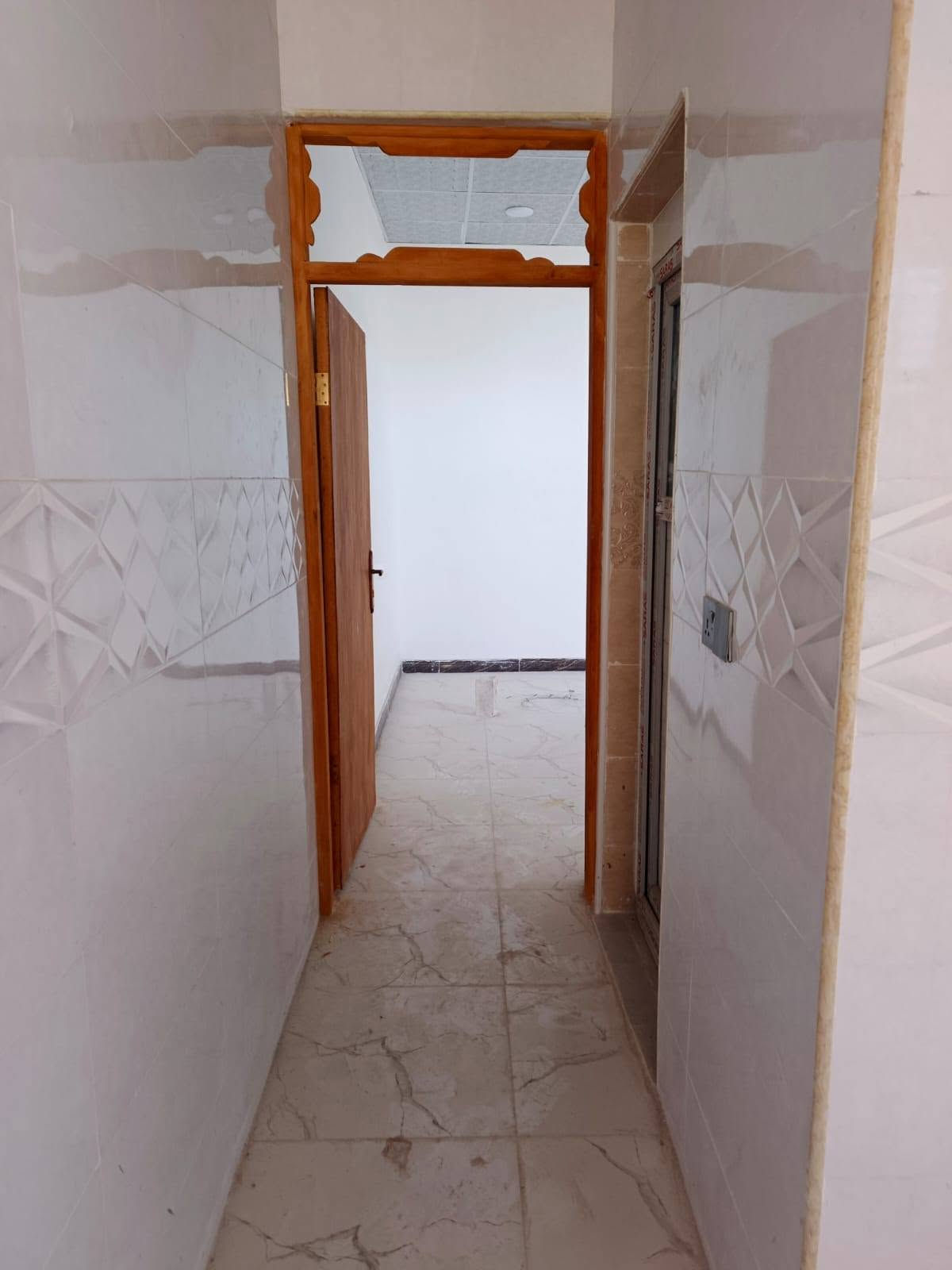 البيع مساحه 100متر عنوان شارع الاصب عمود 335البيت جديد غير مسكون طابو زراعي سند 26 كافت خدمات 
سعر 25وبيه مجال ***********

