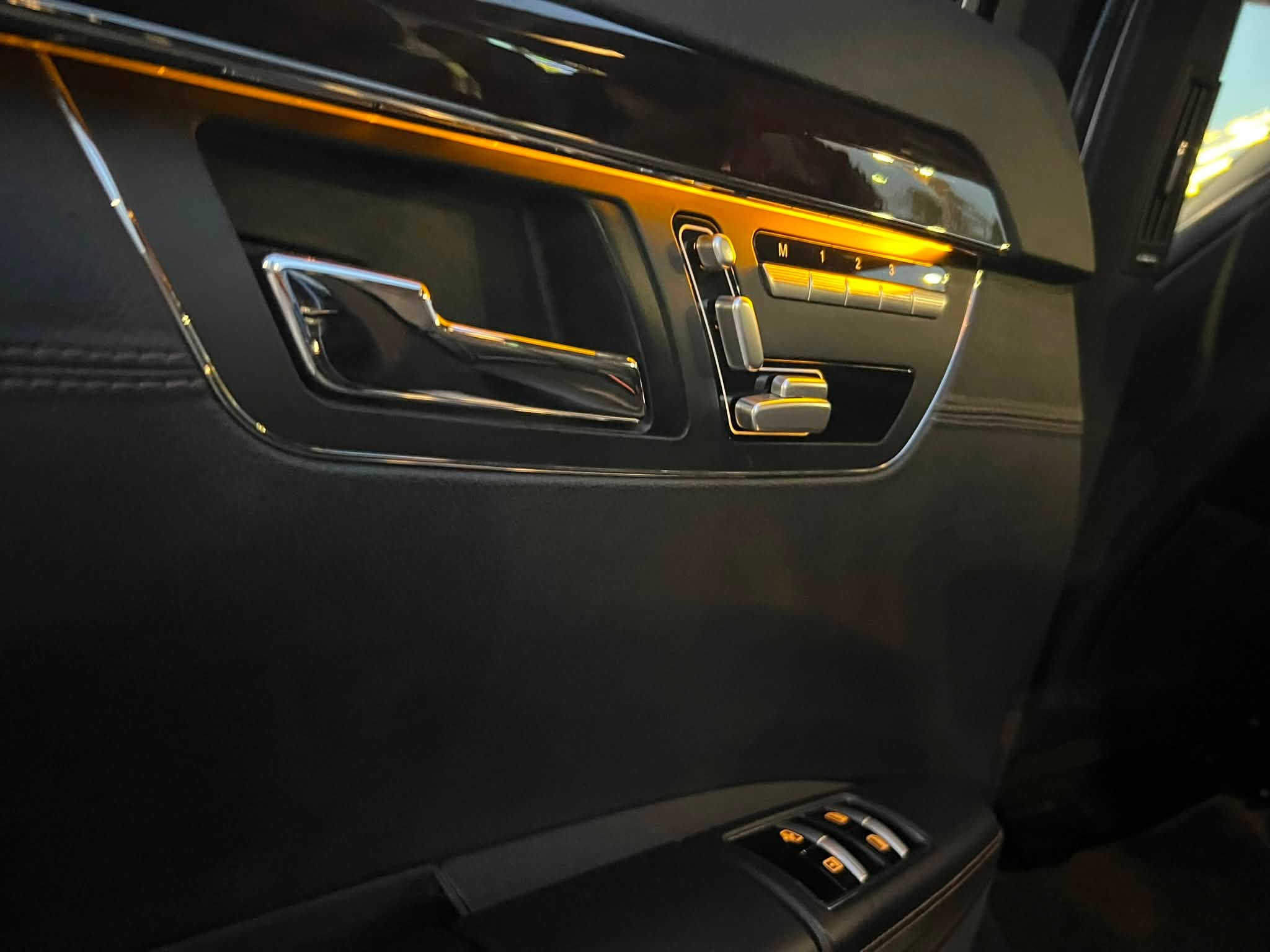 S500 L vip 2011 للبيع او مراوس  سعر  247
موديل  2011 s500

مكينه  v8 دبل توربو  4700  

شلعه صاروخ  

باب طويل  مواصفات  vip   

اعلى شي  بالاس  

جكات تصعد وتنزل  

حساسات  360  

كامرات  

رادار   

3  قطع تبريد  

امامي  خلفي  وبالتكم  

كشنات خزن 

بانوارما  على  طول  السقف  

لايت داينمك ويه فرة الستيرن

ناظور  ليلي  

وضعيات  قياده  

وضعيات  بالجكات وبعد كومه مواصفات  

السياره ماشيه  175 الف كيلو 

مكفوله  خليجيه  

بس  عندي  رصعه  بالباب

واكو  بالهلال الخلفي   صفحة السايق شويه  بارد  لان  طك   الدبل  وشويه تعدل  وهاهيه بدون  قطرة صبغ  

ابد مو مبين  ولا بالسونار  

وبوب شفط 

وسستم صوت  هارمن كاردن 

صندوك كهربائي  

بردات    عدد 5   بلاديه  كهرباء  

 هذا  الويل  البيها  18  عمود طسات 

وويلها البلادي حجم  19  هم موجود  عندي  ضامه

نصبتها  بعد  احلى  وبدون نواقص  

سويتلها ادامه  لكلشي  وصفر  مسج  

سعرها  247 واكيد  بيها  مجال  او مراوس  حسب  السياره  

مكاني بعقوبه ديالى 

*********** 

واتساب
