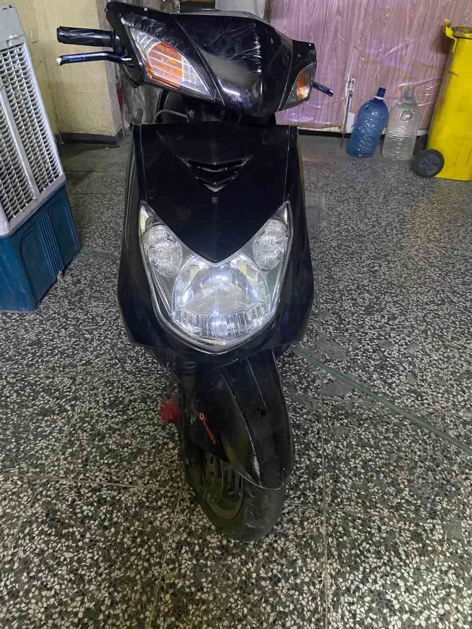 سكنس فحل للبيع كهربائيات شغاله دراجه سلف نكره بيها كلج رياضي السعر 450 وبيها مجال بسيط للشراي 

***********

