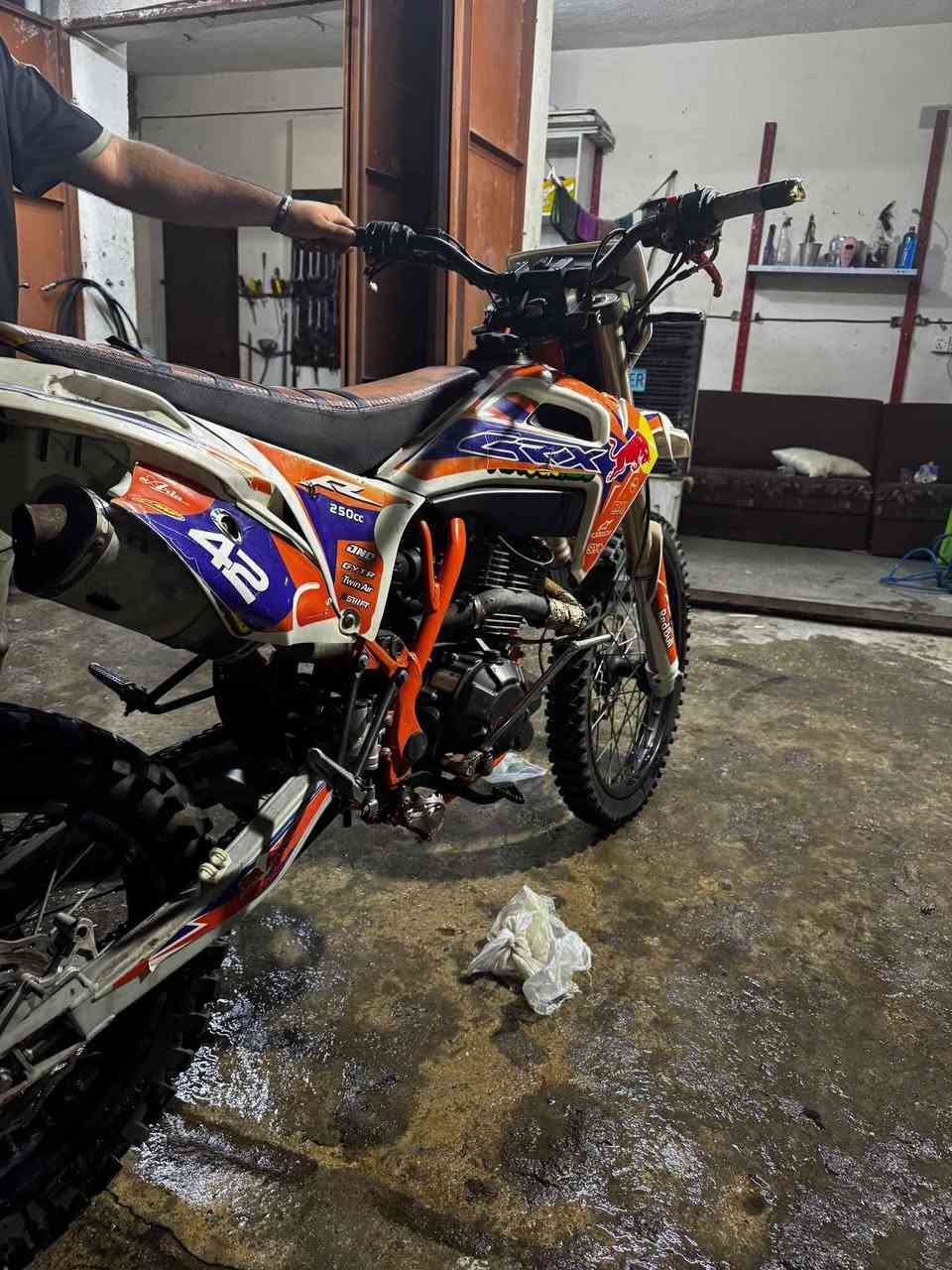 قفاز crx موديل 2024
مكينة 250cc
المكينة مكفولة من التنقيص والتبخير شلعة ومعدل
ينرادلها ترتيب 
السعر 750 وبيها مجال مستعجل عليها
مكاني بغداد الشعب
*********** بغداد, العراق
