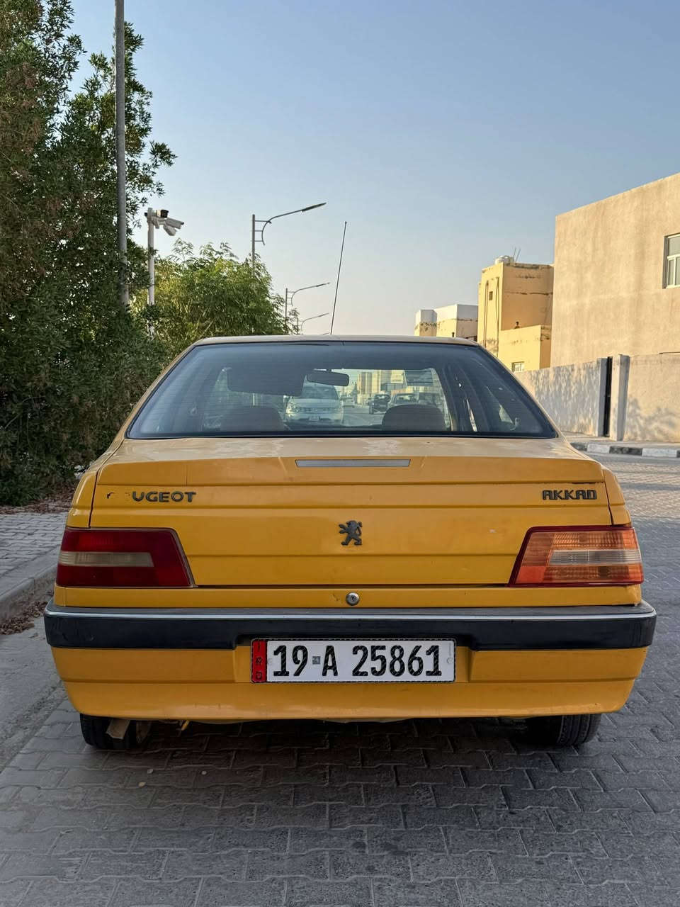 السلام عليكم
بيجو اكد٢٠١٦ رقم كربلاء انكليزي سياره خير من الله 
سنويه لل ٢٨ كير وحداديه وكهربائيات وكلج كله شغاله وجديد فقط محركه بي خيط بخار السعر ٢٩ وبيه مجال عليه غرامات ٥٠٠ الف مرور و١٢ الف هيئه ينزلن من السعر للاستفسار ***********
مكاني النجف
