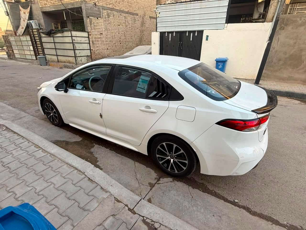 سلام عليكم 

تحية طيبة لجميع الاعضاء

كورلا هايبرد موديل 2024 فول مواصفات 1/1 ماشية 44 قابل 

للزيادة لون ابيض رقم بغداد  الدولي تحويل ثاني يوم 

المواصفات 

داخل احمر جلد

كشنات جلد لونين

فتحة سقف سلايد روف

بصمة تشتغيل وابواب

محرك 1800

رادار امامي شاشة +كامرة

لد نهاري 

تبريد قطعتين
 
وبعد بيه مواصفات
 
سيارة نظيفة كلش
 
السعر 148 وبيه مجال 

الاتصال على الرقم 

***********
