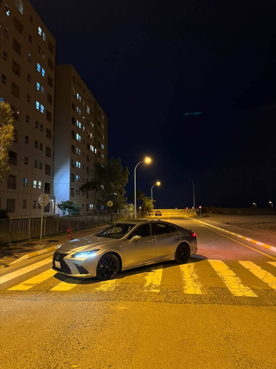 لكزز اف سبورت هاندلك هايبرد
Es300h 2024
 Fsport handling(الفئه الرياضيه)
***********
موديل 2024
السياره اعلى مواصفات اللكزز 
الضرر جاملغ خلفي مصلح ومصبوغ وبابين مبدلات جهة السايق 
الايرباك ما طاك 
العداد 26 الف ميل فقط
رقم بغداد بأسمي
المواصفات
1.كامرات محيطيه عدد 5 
2.فتحه سلايد روف
3.برده كهرباء
4.داتا شو تعرض بالجامه الاماميه
5.صندوق كهرباء مع فتح الصندوك بالقدم
6.لايت زنون لد عدسات عدد3 
7.لايت داينمك يفتر مع المقود 
8.نظام صوت مارك ليفنسون خاص باللكزز الفول
9.كشنات جلد احمل بلادي مع ختم fsport بمسند الرأس
10.مراي جانبيه شفط مع هيترات
11.ويل كب حجم 19
12.حساسات امامي خلفي 
13.رادار امامي خلفي 
14.انظمه قياده عدد 5
15.كشنات كهرباء مع تبريد وتدفئه
16.المقود هيتر مع تبريد
17.مقود كهرباء
18.هاند بريك بصمه
19.اوتو هولد
20.شاشه جبيره خاصه بهاي الفئه مع نظام ابل كار بلي واندرويد اوتو
21.شفتات بالمقود
22.خزن ميموري لكشن السائق
23.شحن موبايل وايرليس
24.خاصه الاوت دم للمرايه الوسطيه 
25.خاصيه تقديم وترجيع المقود مع كشن السائق عند تشغيل وانطفاء السياره
26.تشغيل عن بعد
27.فتح جميع الابواب بالبصمه 

مكان السياره بغداد
***********
