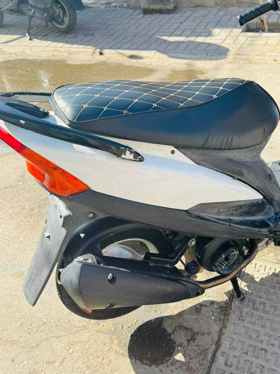 دراجه للبيع امبدل بيه ولفات شغاله سلف  لايت اشاير شغاله سعر 500 وبيه مجال مكان الحمزه  الشرقي  

***********
