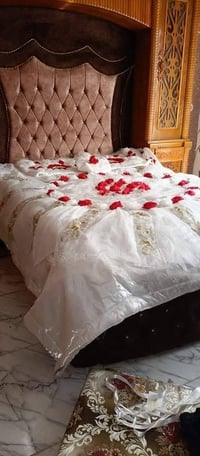 غرفة نوم • خشب • مستعملة شوي