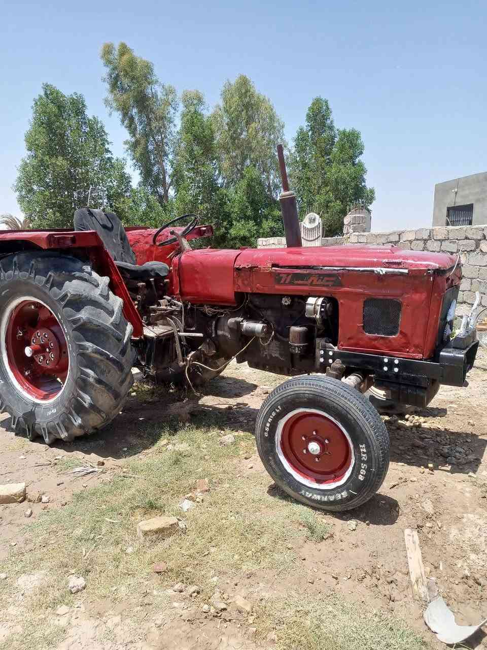 للبيع مكينه عنتر 71 موديل 88 بم ومحرك مجفة جديد هودرليك شغال باور فئات لمكينه جاهزه للعمل المكان بابل الشوملي الرقم ***********
