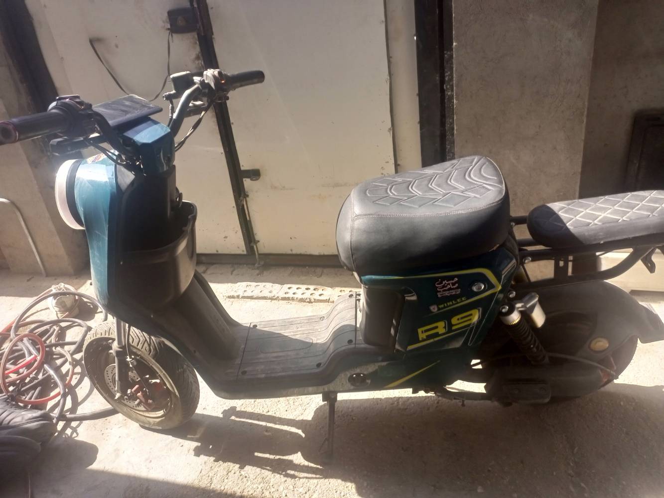 R9 • زيتوني • بطارية معطلة
