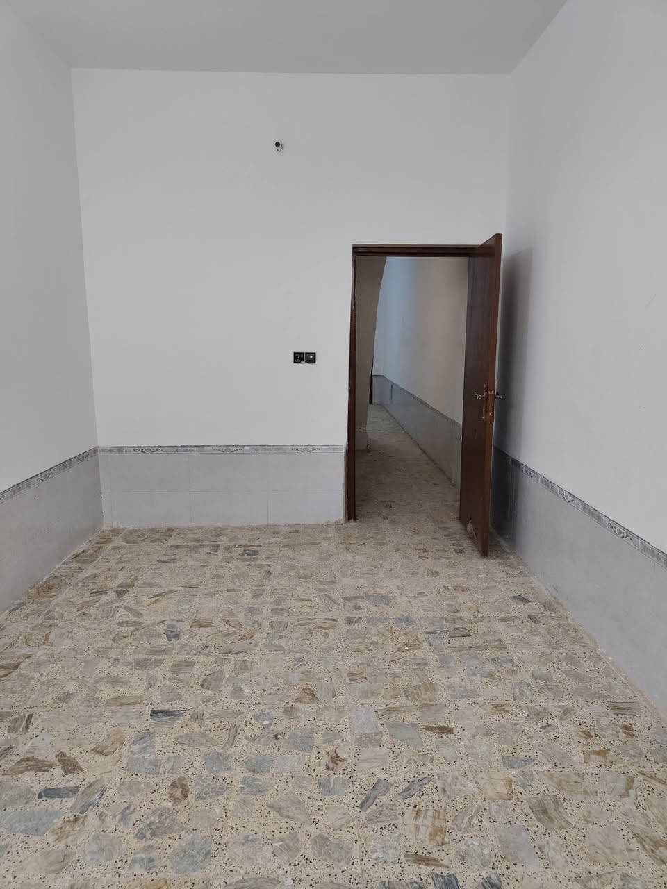 🏠 على بركة الله

🔹 دار طابو صرف للبيع
📍 الموقع: النجف الأشرف – حي الميلاد – منطقة الـ94
📍 قريب من الحولي

📐 المساحة: 100م

🏗️ البناء: طابوق
🏠 السقف: صب كونكريت مسلح

يتكون الدار من:
▫️ غرفة
▫️ صالة
▫️ استقبال
▫️ مطبخ
▫️ صحيات داخلية وخارجية

✨ الدار نضيف جداً وموقعه جيد

📞 للاستفسار أكثر:
***********

🏢

