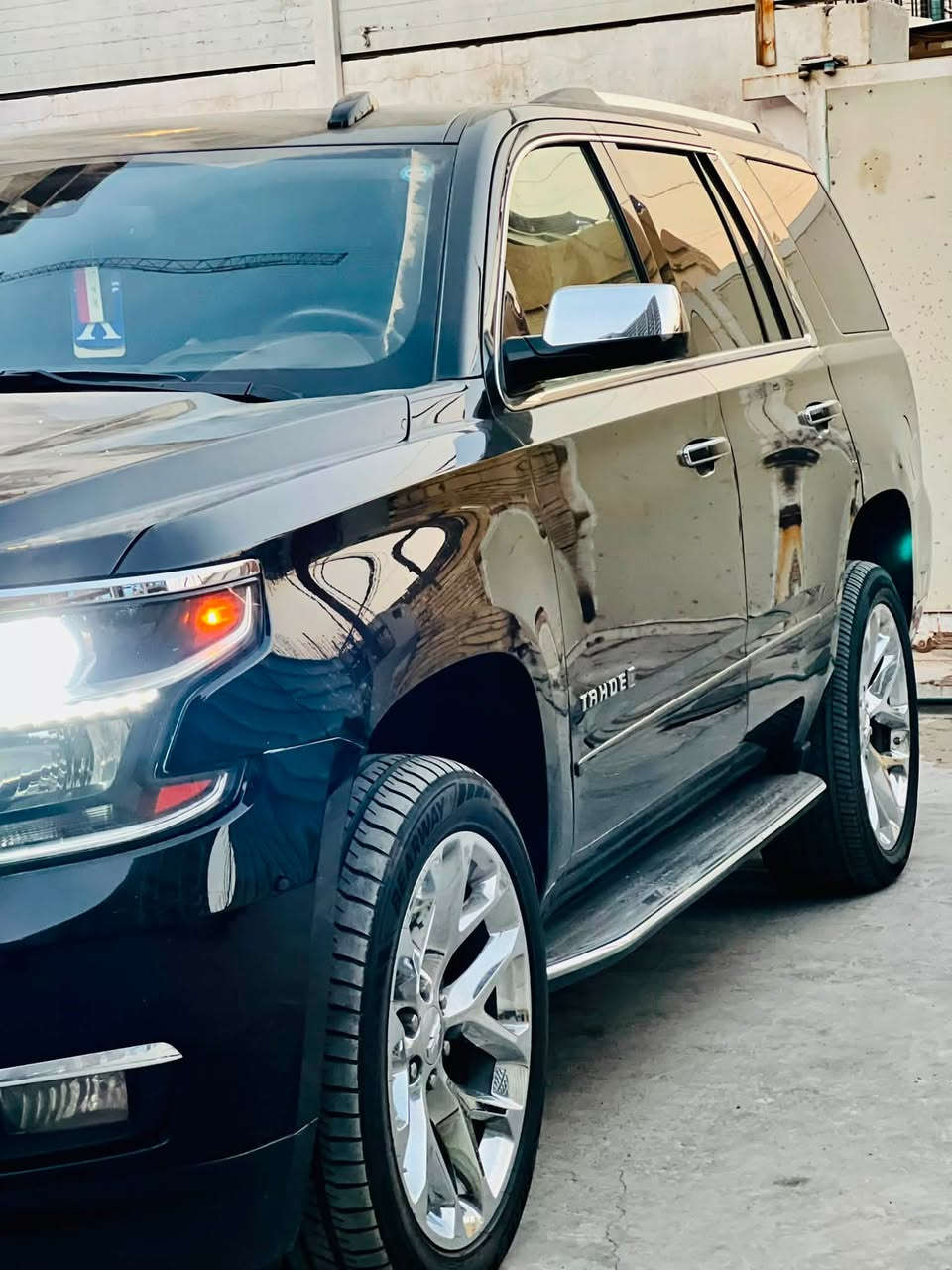 للبيع  
تاهو 2019 بريمير خليجي باسمي 
وكالة المنصور
رقم سليمانيه بااسمي 
كير محرك كفاله
كفالة.من تبديل +صبغ 
بيه مكانات بارد موجوده بالصور 
ماشيه 105الف كيلو حقيقي 
المواصفات فول الفول                     
فول مواصفات ١/١ معروفه البريمر
٨سلندر.  المرغوب. ٥٣٠٠ كراسي جلد اصلي
كراسي اثنين كهرباء
كراسي هزار(عند اقتراب السيارة من اي شي)
كراسي خزن(ميموري) كراسي(تدفئة+تبريد)
كراسي خلفية كهرباء كراسي خلفية تدفئة
سلايد(فتحة قمارة)
تبريد خلفي شاشة. شحن الهاتف لاسلكياً
رادار .سائق آلي .كروس سرعة
داتا شو DATA SHOW
٣ بصمات
فول تحكم استيرن(جهتين امامي+جهتين خلفي). استيرن كهرباء. استيرن تدفئة
شاشة عرض الاعطال
صندوك كهرباء(شفط)
فتح صندوك تلقائيا عن طريق القدم(صندوك جلاق)
نظام السير على الخط
دبل كير(عادي+اوتوماتيك)
دبل حساس(امامي+خلفي)
نظام تحكم بمستوى الضوء الداخلي
مانع تزحلق
پدل كهرباء(تحكم كهربائي بالبريك والبانزين)
نظام فتح الابواب لاسلكياً
فور ويل
شاشة امامية كبيرة اصلية
شاشة خلفية DVD اصلي 
كامرة خلفية 
تشغيل عن بعد. قاصة سرية
دوسات كتابة CHEVROLET.  اشارة بالمري. مري كهرباء(شفط)
لايت عدسة زنون. لد امامي
سستم_صوت
داتاشو كبيره 
كيجات ديجتال 
مكان السياره بابل 
للاتصال او واتساب
***********
