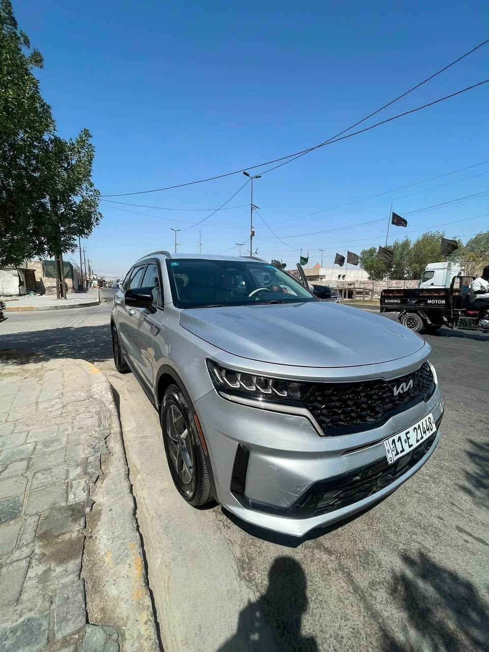 KIA SORENTO HYBRID 2033
 

كيا سورنتو  هايبرد 2025
المسافة المقطوعه 90k
اللون  سلفر  
محرك. 1600 تيربو هايبرد 
الموديل 2022

                  ======= الاضافات👇👇 ======
   
شاشة كبيره نفكيشن 
 مانع تصادم
مانع انزلاق 
تحديد مسرب .
نقطة عمياء .
تصحيح مسار 
بصمه تشغيل 
بصمه ابواب 
كاميرا خلفيه 
طارة مدفية  
كراسي كهرباء 
كراسي جلد vip منفصل 
كراسي 7 راكب 
مثبت سرعة
تحكم ستيرن
شاحن وايرلس
هاند بريك كهربائي
حساسات خلفيه + اماميه 
حساسات مانع تجاوز 
ويل قياس  19
دفع رباعي 
باب خلفي كهرباء 
اضويه امامي زنون LED
اضويه خلفيه LED
كشافات LED
دفع رباعي 4X4
نظام GPS+خرائط 
كندشن مركزي امامي او خلفي 
وبلوتوث 
مدخل USB+ AUX

🚗🚗حادث السياره كما موضح في السونار  🚗🚗
فقط بنيد وراجع نفسة بارد الباقي مكفول كفالة عامة 
عنوان السيارة بغداد الشعب او بغداد جديدة 
التواصل / 📞*********** ‬
