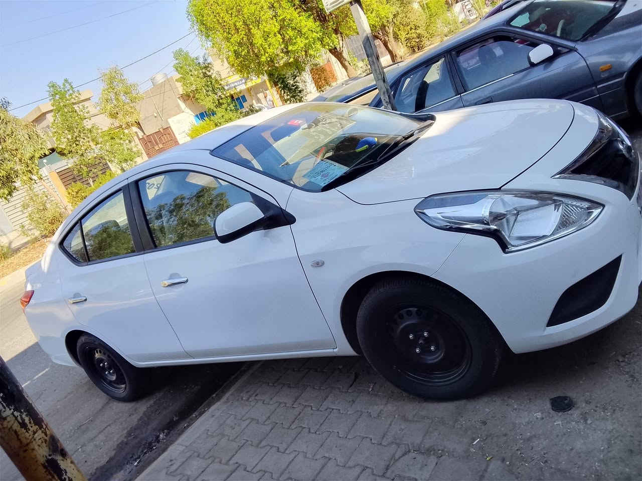 سلام عليكم نسيان سني هندي بليتة زرگة موديل ٢٠٢٣ماشية ٦٨دفتر وتبريد ورقم جديد لل٢٠٣١حادثها جامرلغ خلفي صبغ بدون دواخل ولاشاصي فقط سعر ١١٥مجال بسيط عنوان كركوك ***********
