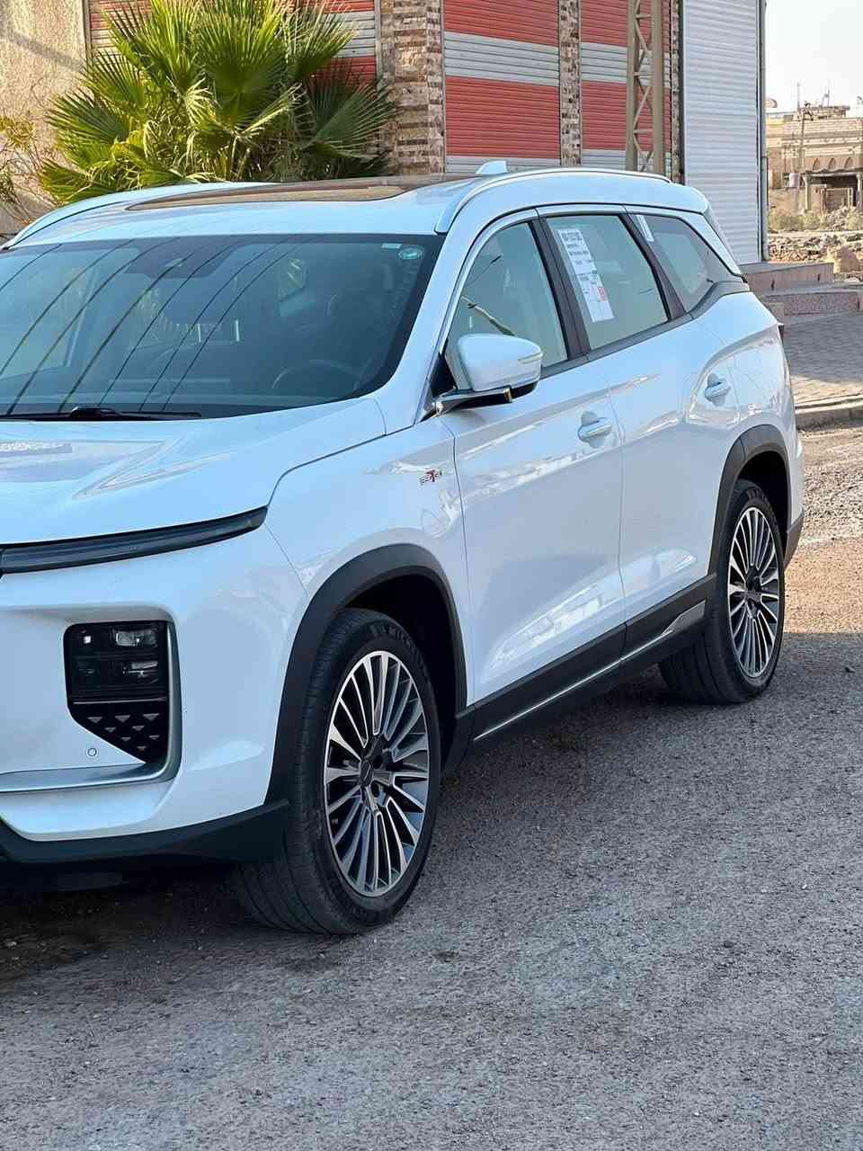 S09 2.0L LUXURY سوئیست

S09 2.0L LUXURY سوئیست

للتواصل على الرقم ***********بيه واتساب 

الموديل : 2025. ،    العداد: 75 الف كيلو متر 

الرقم : اربيل. ، خصوصي 

حالة السيارة : كلين تايتل 

المحرك : 4 سلندر  2.0L تيربو 254 حصان

الركاب : 3 صفوف مقاعد و 7 ركاب

المواصفات:

- إطارات قياس 20 إنش

- فتحة سقف بانوراما

- شاشة عرض ترفيهية قياس 15.6 انش

- شاشة عدادات رقمية قياس 10.25 انش

- كاميرات محيطية 540 درجة

- رادار تفاعلي

- نظام تحذير مغادرة المسار

- نظام الكبح التلقائي في حالة الطوارئ

- نظام القيادة شبه الذاتية

- نظام مراقبة النقطة العمياء

- نظام التحكم بنزول المنحدرات

- حساسات أمامية و خلفية 

- نظام التحذير من التصادم الأمامي والخلفي

- نظام الفرامل الأوتوماتيكي Autohold

- نظام ابل كار بلاي واندرويد أوتو لاسلكي

- نظام صوتي متطور 8 سماعات من Sony

- بلوتوث / هاتف السيارة

- مقعد السائق والراكب كهربائي

- مقاعد السائق والراكب تدفئة + تبريد 

- إنارة محيطية + إنارة ترحيبية

- عتبات الأبواب مضيئة

- الأضواء الأمامية والخلفية أوتوماتيكية ليد (LED)

- المرايا الجانبية قابلة للطي كهربائياً.

- المرايا الجانبية قابلة للطي كهربائياً. ابو الخصيب, البصرة
