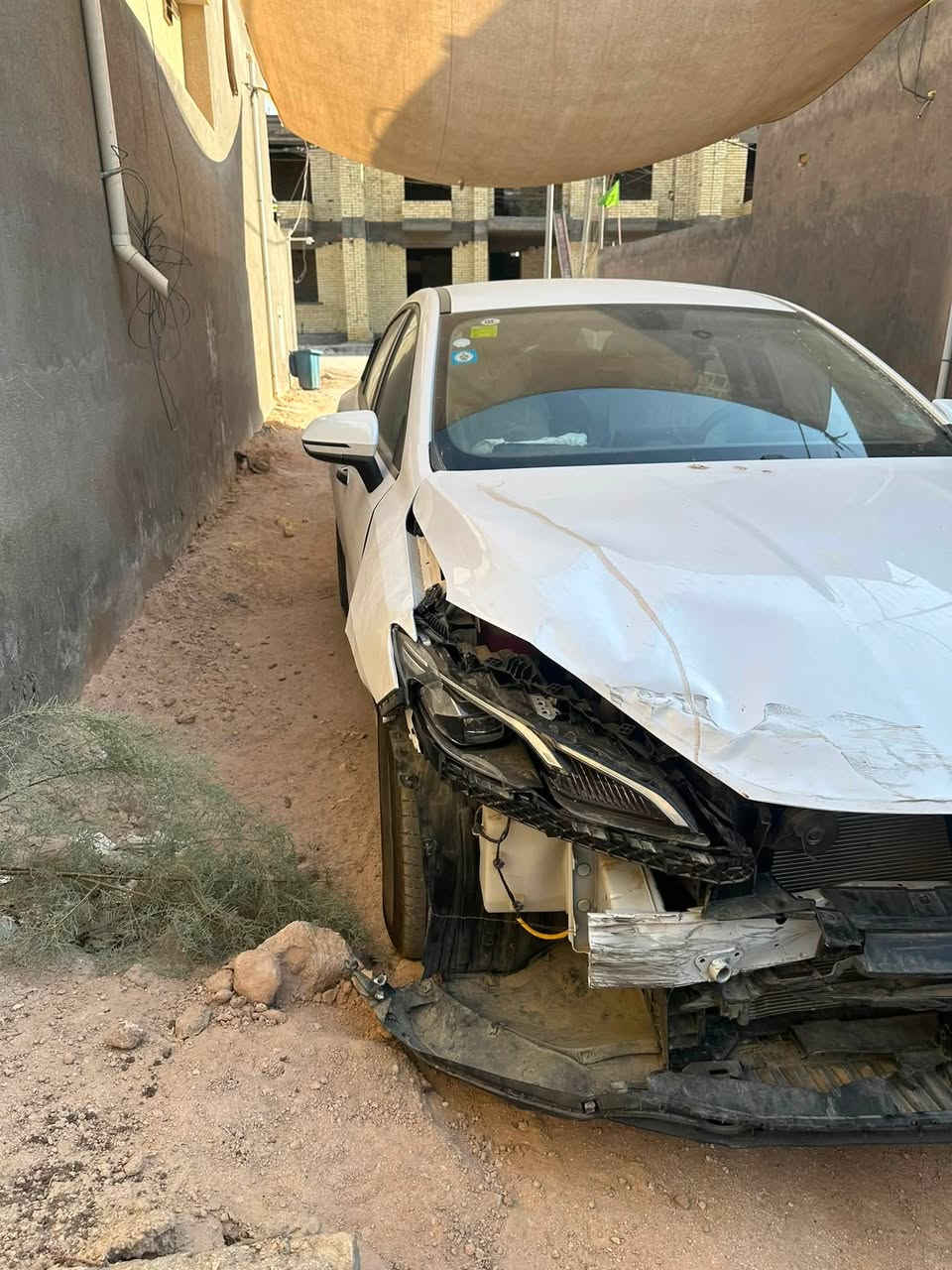 للبيع
ماشيه 18 الف
القطع المتضرره 2
بارد 2
رقم مثنى 
الاستفسار تواصل ***********
***********
