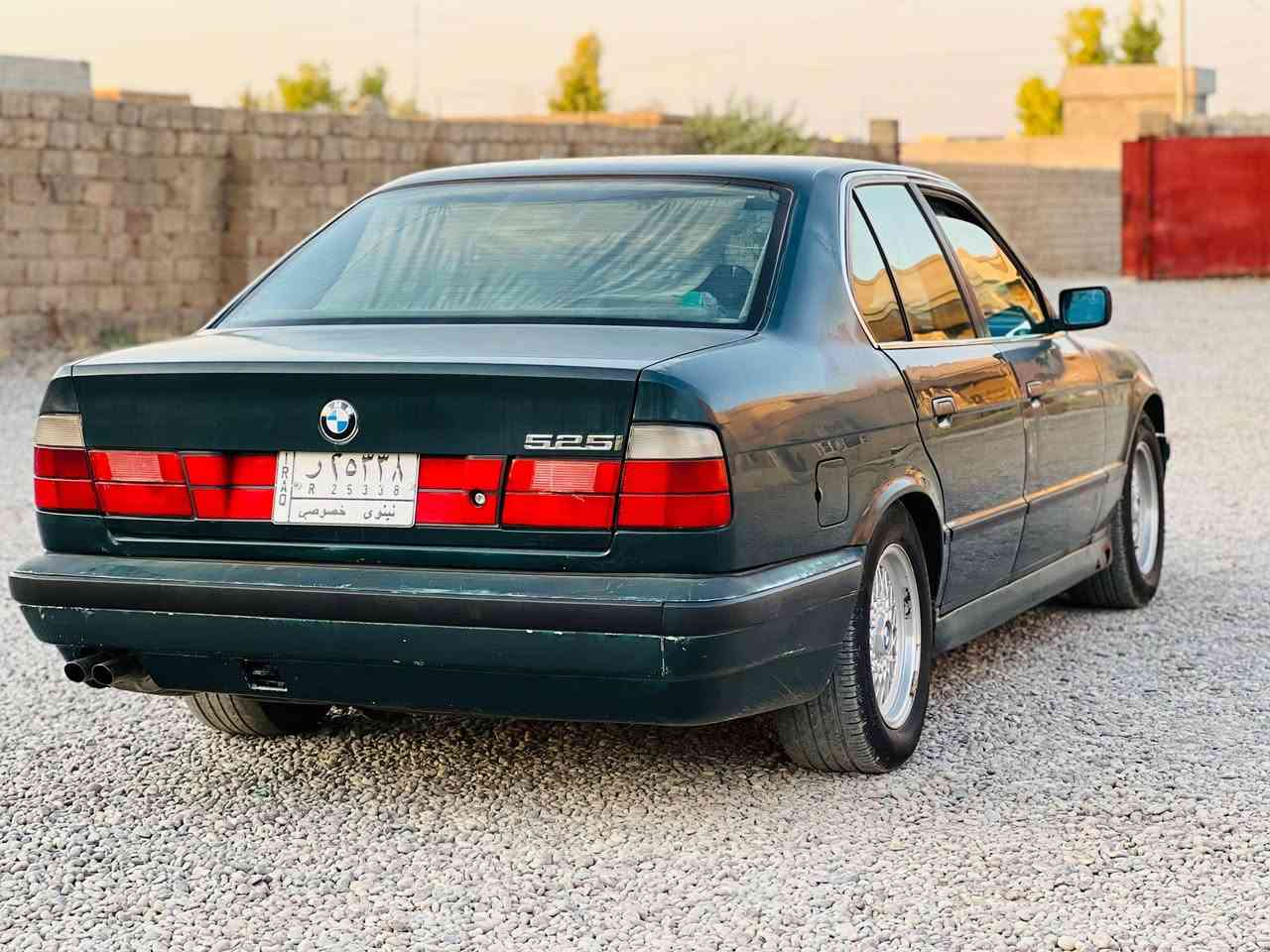 B M W
موديل ١٩٩٣ رقم نينوى الماني باسمي شرط التحويل تبريد ثلج❄ فتحة سقف تواير وباتري جدد گير ومحرك شرط كهرائيات كلها شغاله ***********
