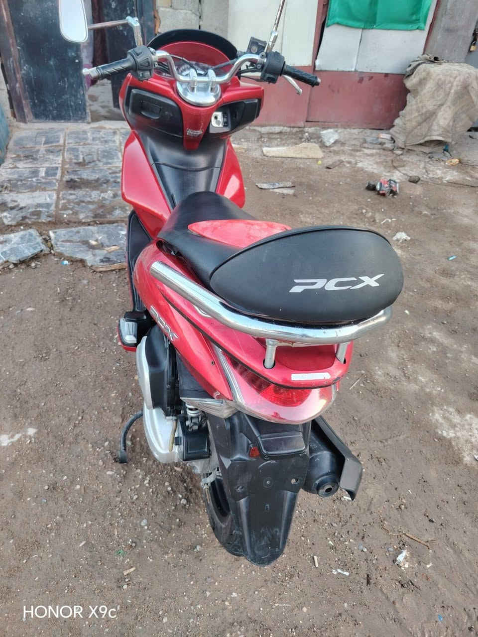 بيسي اكس جيل اول للبيع موديل 18السعر واحد 50العنوان بغداد البياع لعلام ***********
