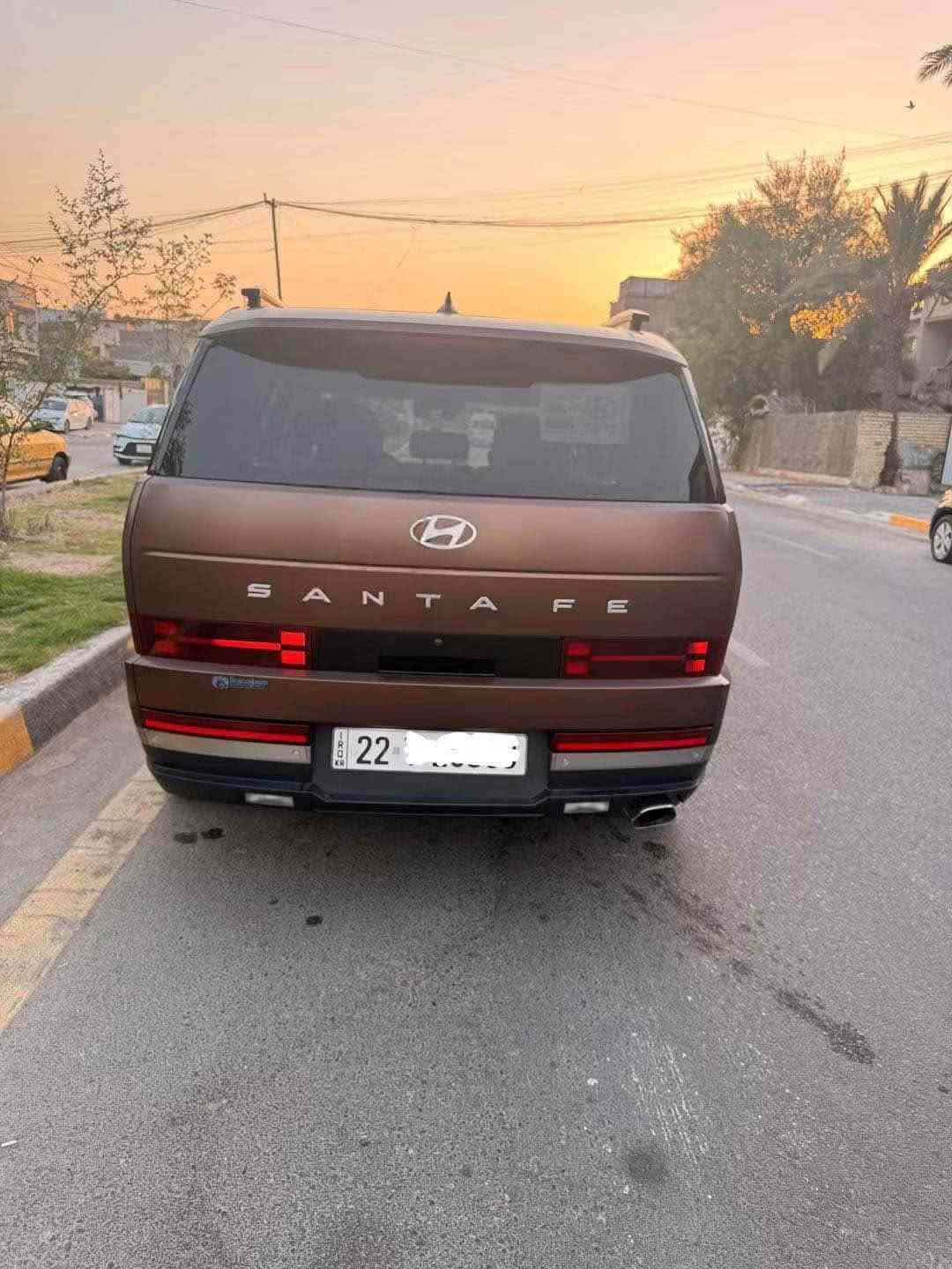 سلام عليكم سنتافي كلكرافت فول ١/١ شي جديد ولون مات من اغلا الالون ومختلف vip
7راكب 
محرك ٢٥٠٠توربو 
كير ATFكلج
٥كامرات 
تمشي بالرمونت
فتحتين 
لذا امامي وخلفي 
فول رادار 
كشنات جلد تدفئه وتبريد 
٣قطع تبريد
نظام التعفير والتعقيم الذاتي 
كامرات تفتح بالدشبول 
كير شفتات 
كير تعليك 
أساير بالمري والري شفط وقلاب
أناره محيطيه متغييره ١٦ لون 
صاز زان اصلي داخلها ملكي 
ماشيه ٢٠ الف 
موديل 2025دخول ورقم جديد 
السعر ٢٤٥
الضرر جاملغ خلفي خفيف وربع باب 
ارباك سليم كلهن 
جميع الانظمه شغاله 
بوابات الهوائيه بالدعاميه 
بصمه وتشغيل عن بعد
صندوق شفط وذكي 
حساس الأمامي والخلفي 
نظام القيادة الالي ١٠٠/١٠٠
العنوان بغداد ١٤ رمضان 
للاتصال وتساب فقط *********** بغداد, العراق

نص مكتوب في الصور:
- VIN