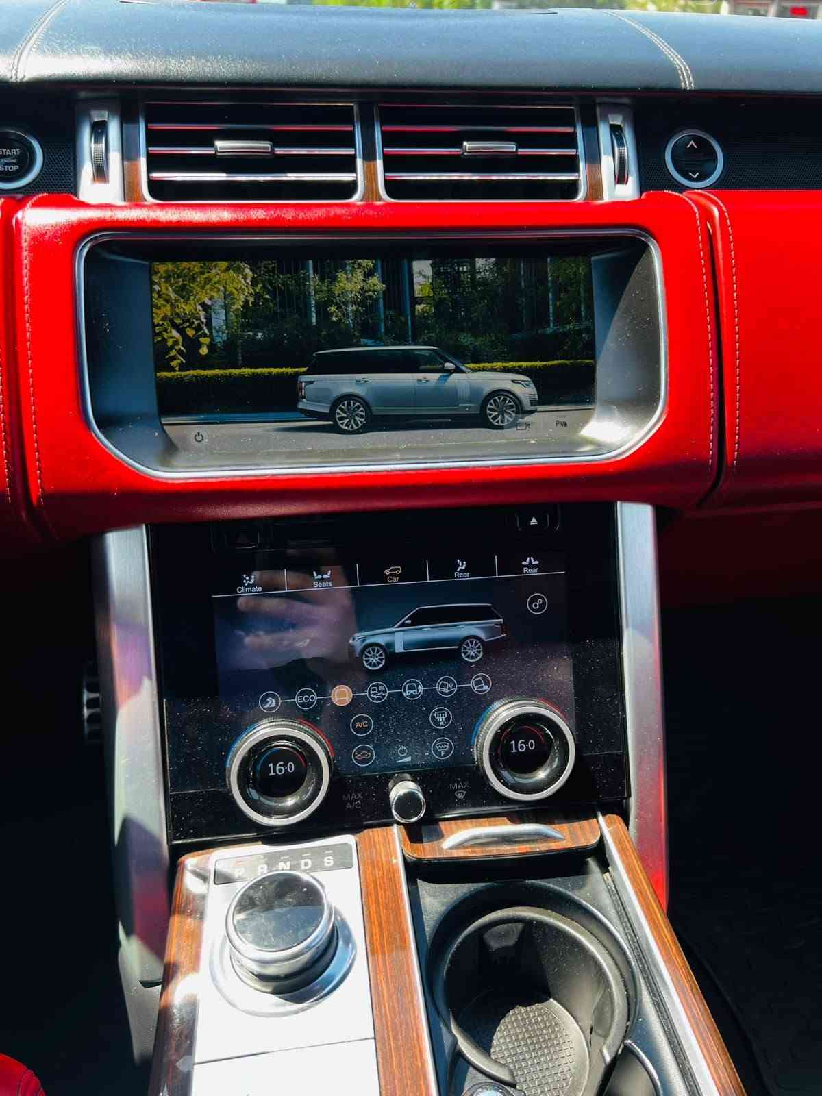 RANGE ROVER
 Vogue
🇬🇧🇬🇧🇬🇧
رانج روفر 
فوك _ اوتوبايغرافي
الموديل ـ 2017 
ماشية 118 الف كيلو حقيقي ❤️
خليجي وكالة سردار 🇬🇧

رقم اربيل بأسمي 
 تحويل مباشر بأسم المشتري

لون ابيض وقمارة اسود 😍 
بلاك ادشن اصل .
داخل احمر vip مميز 🇬🇧🇬🇧
كشنات منفصل 
السيارة بيها جاملغ خلفي 
صبغ اثر شخوط 
باقي السيارة مكفول و
بدون كل نواقص 
بيها ادامة كاملة  

مواصفات كاملة 🇬🇧🇬🇧
=========
🛑 داخل احمر مميز
🛑 كشن خلفي منفصل Vip
🛑 بانوراما
🛑 دوسات كهرباء
🛑 ابواب + صندوك + مري شفط
🛑 رادار 
🛑 كامرات 5 + بصمات 5 
🛑 شاشات عدد 3
🛑 اوتو بارك
وباقي مواصفات كثيرة ...🇬🇧

مكان السيارة بغداد
للأستفسار 
 
***********
سلام رانج روفر 

@الجميع
