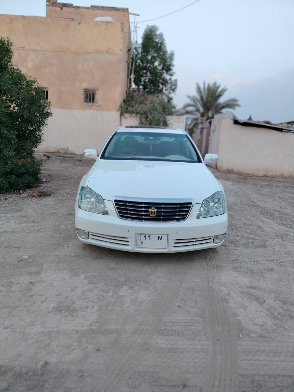 السلام عليكم شاهينه 2005 شاصي 82 مكفوله كفاله عامه من كلشي مواصفات فتحه 3دكم اربع بصمات ابواب رادار امامي  حساس امامي خلفي داخل بيجي السعر 150 وبيها مجال للاستفسار اتصل ***********
