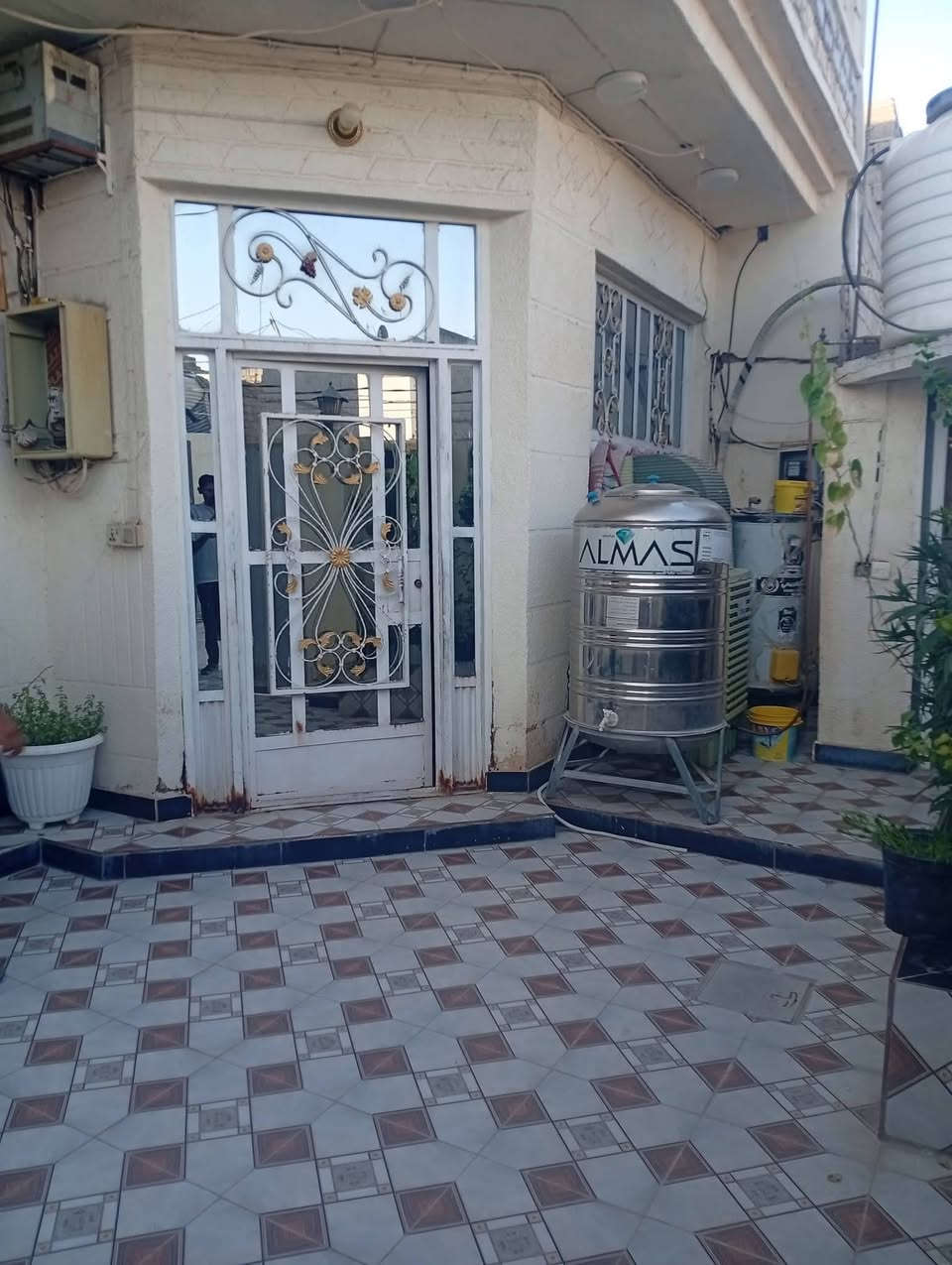 💥 السعر : 70 قابل للتفاوض 💥 

🏡 دار للبيع ( طابقين ) 
📐المساحة / 160م   ( 7,5 * 22 ) 
🧾زراعي قرار 25 

💥 الدار يتكون من طابقين 

✅  الطابق الاول / استقبال ، صالة ، مطبخ ، غرفتين نوم ، صحيات 
✅ الطابق الثاني/ غرفتين نوم ، صالة ، سطح 

خدمات كاملة / شارع تبليط 6 متر 

الموقع / بهرز ـ نزلة علي الهادي ـ قرب جامع الدواسر الكبير 

للأستفسار / ***********
