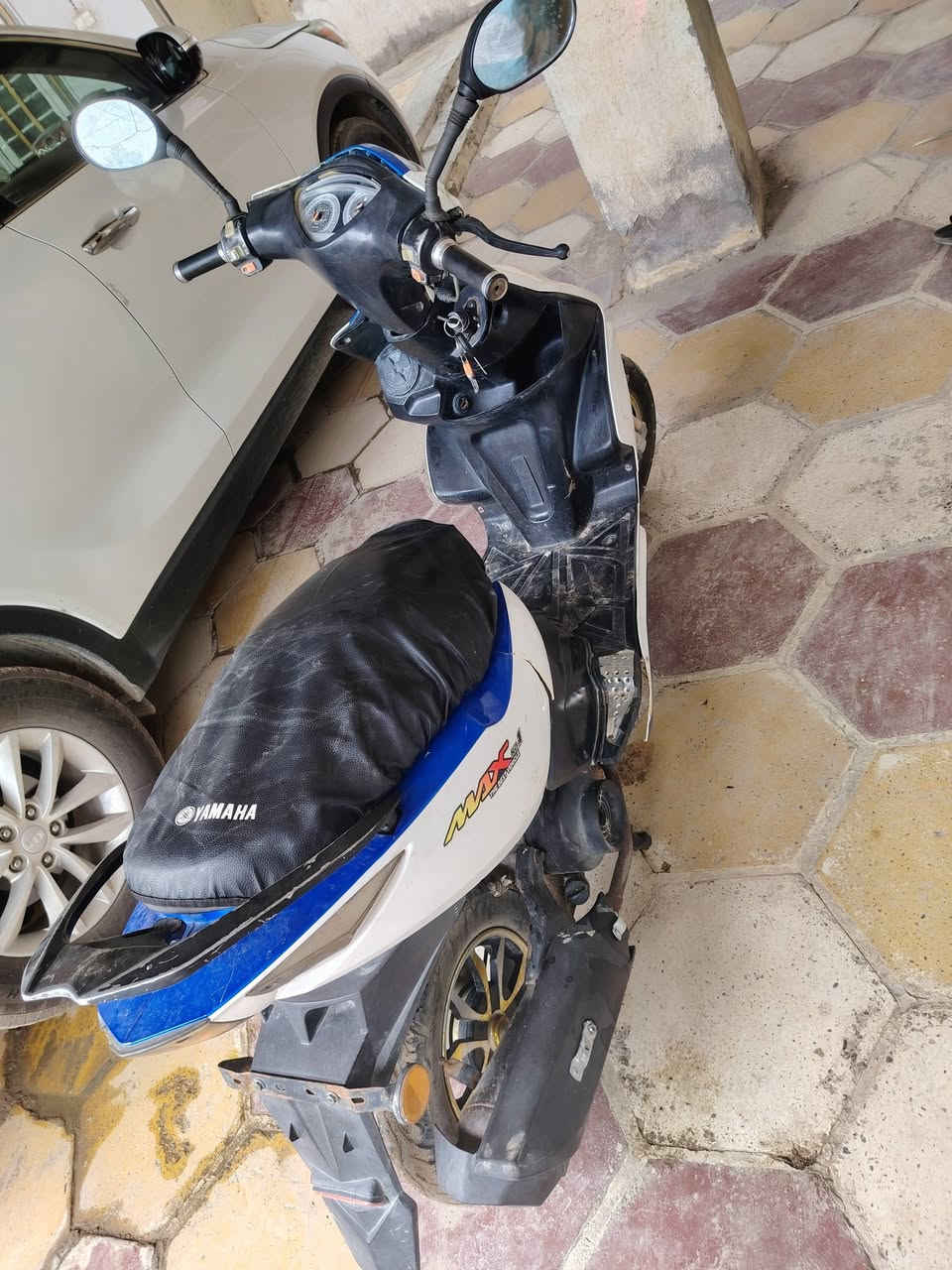 ماكس ثعلب • سلف • بطارية