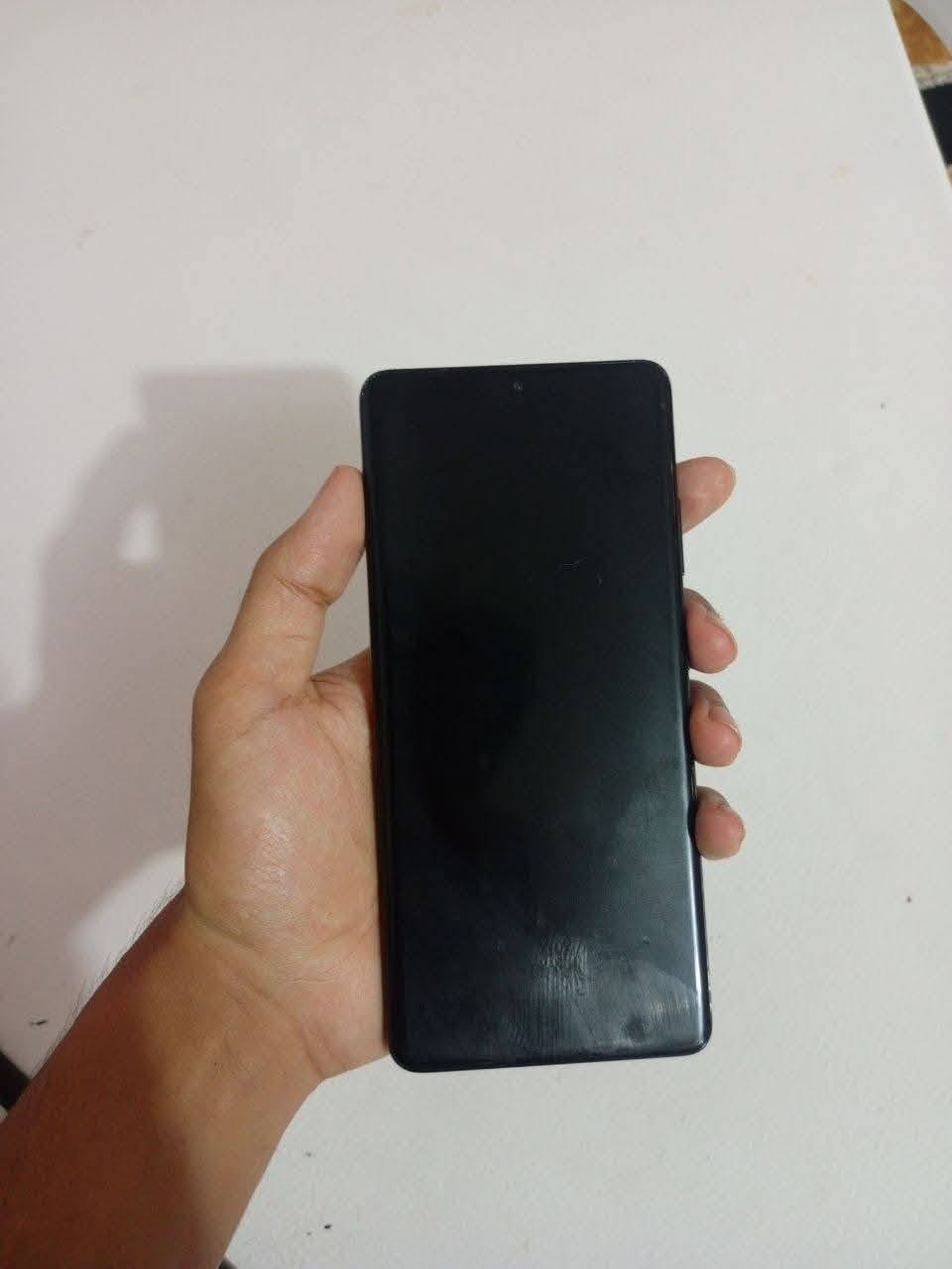 السلام عليكم
s21 Ultra 5G
جهاز نضيف ومكفول ذاكرة 256
سعره 460 وبي مجال 
مكاني غراف
***********
