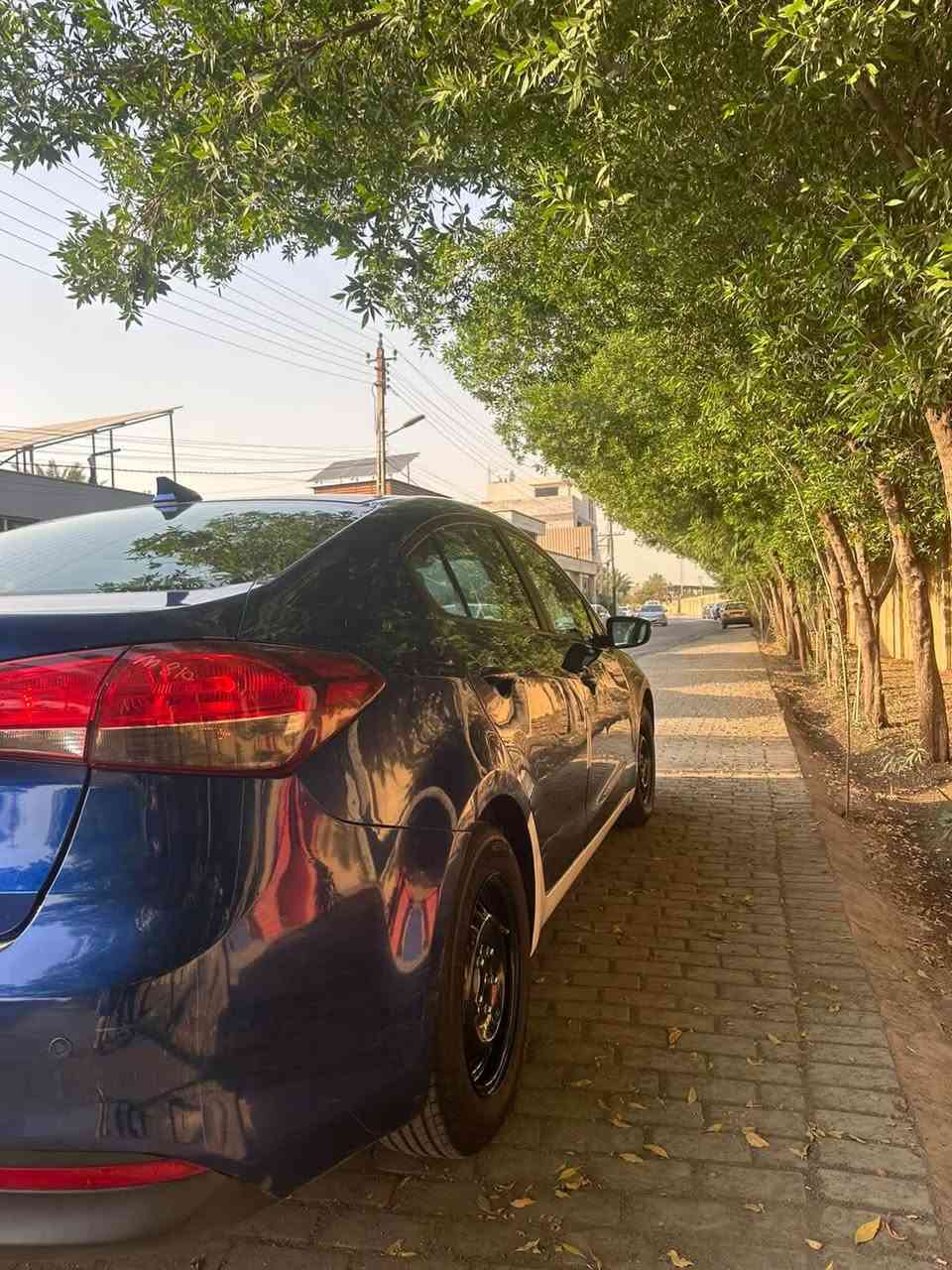 سلام عليكم 
كيا فورتي 18 امريكي 
حادث بنيد بدون دواخل 
كير محرك كفاله عامه محرك فقط كازكيت مفتوح 
تبريد منضومه جديده كامله 
صدر جديد تخم تاير جديد 
رقم بغداد بأسمي سونار مرفق بالصور
ماشيه 98 ميل حقيقي مكان سياره بغداد شعب السعر ١٠٣ 
***********
