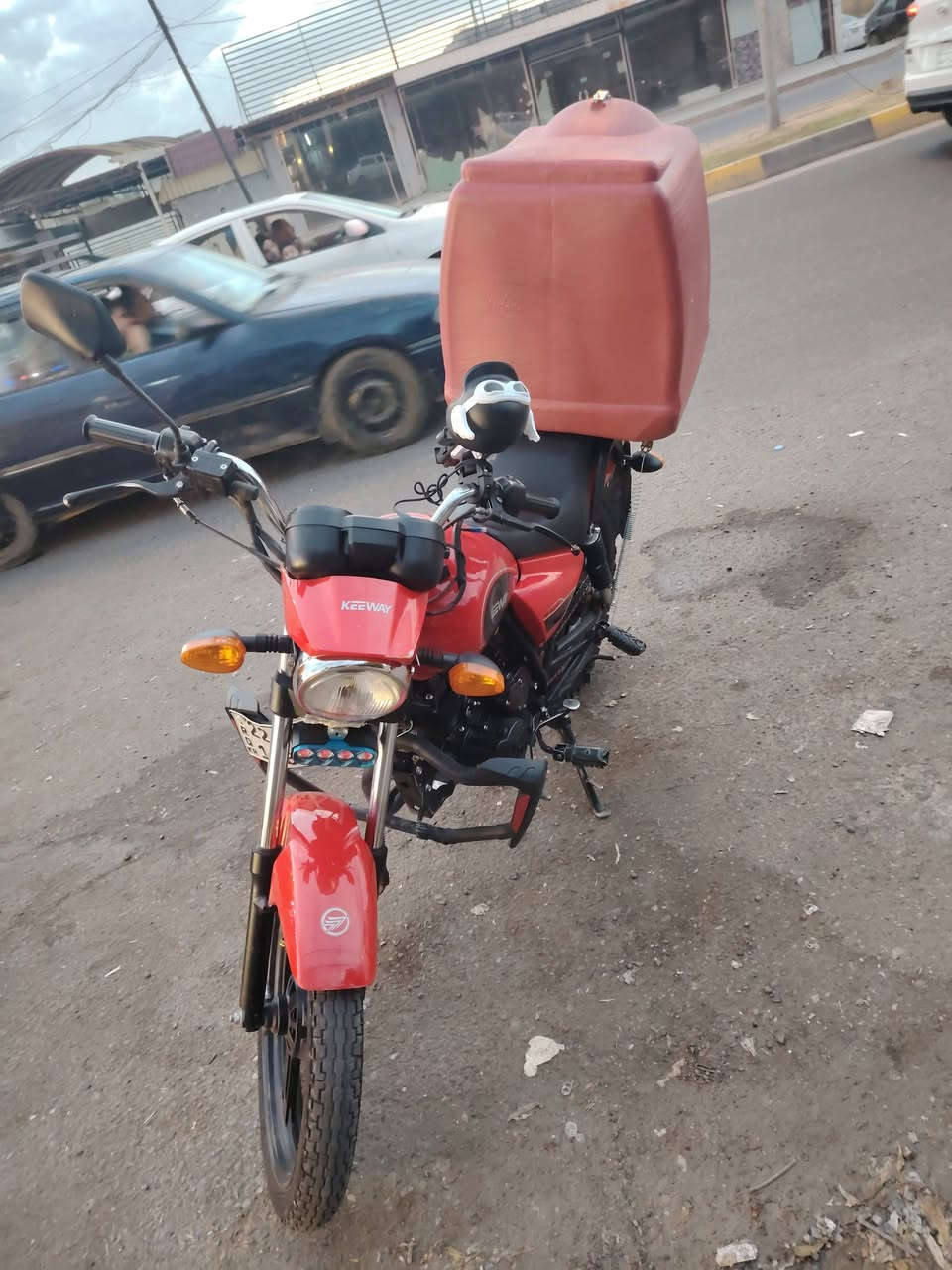 للبيع سعر 1900 وبيه مجال بصيط كي واي موديل 25 رقم اربيل انكليزي شرط التحويل نضافه فول صندوك هديه ***********

