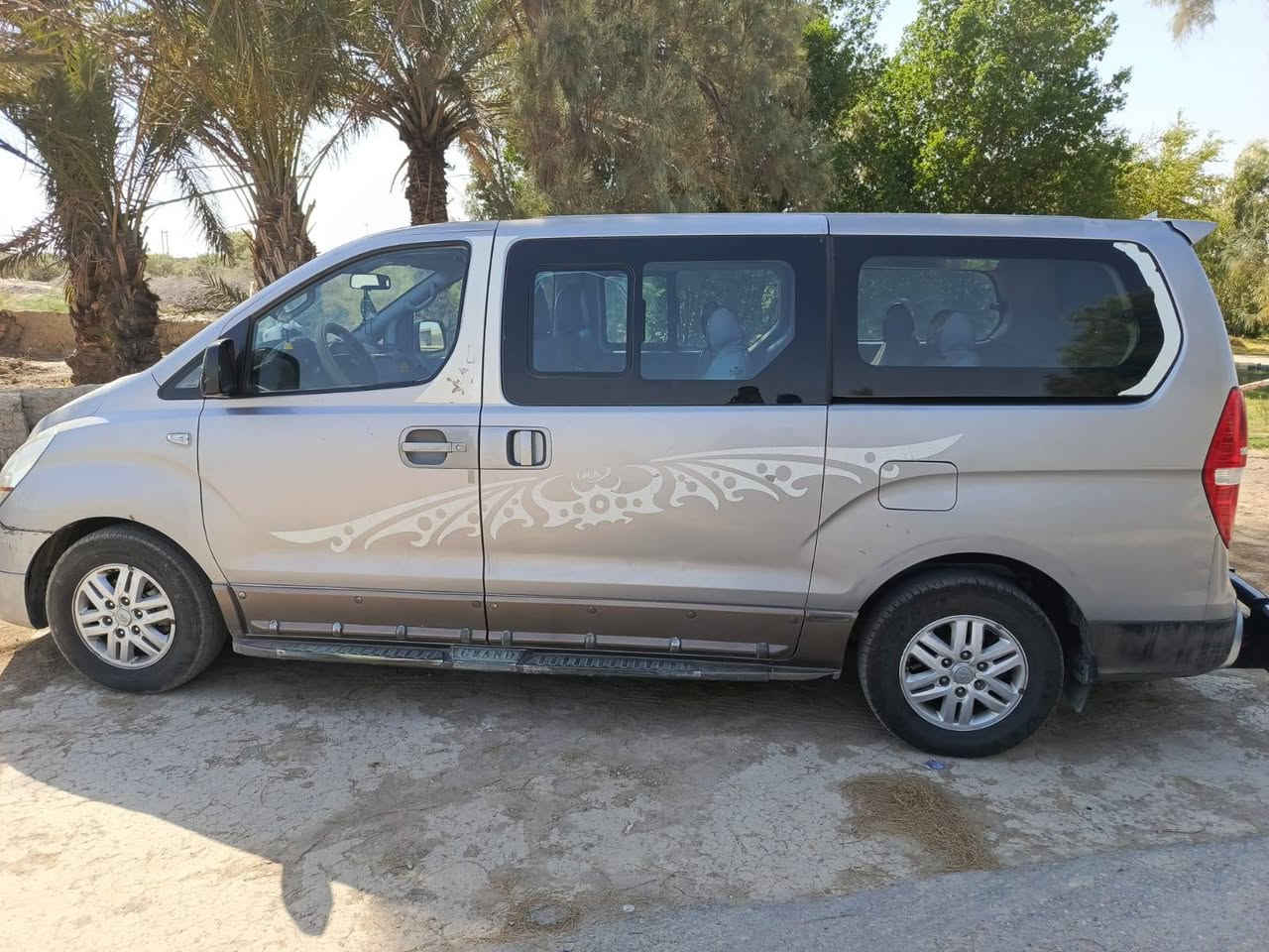 للبيع فان سياره ورك موديل 18 رقم واسط تحويل مباشر مكينه 7 سبلاين سياره جاهزه من كلشي خيرمن الله حداديه تبريد كير مكينه سعرها 170 وبيها مجال مكاني  ذي قار قظاء الفجر اي ستفسار خابر ودلل رقم صاحب السيارة ابو سنويه مباشر ***********  اخوان انه مكلف بلنشر لاتراسل ولاتعلق خابر واستفسر
