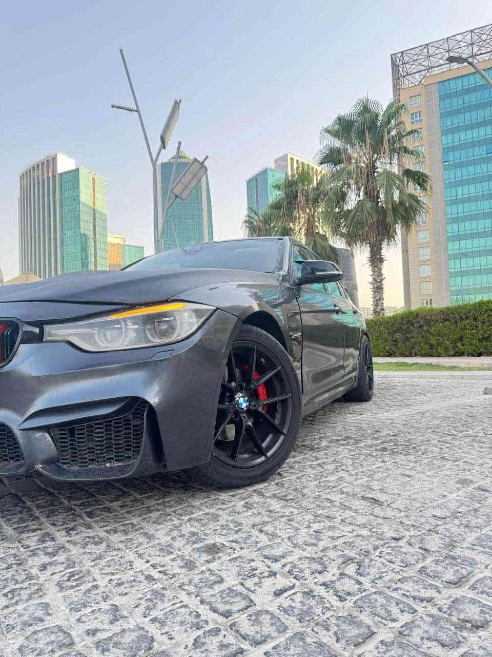 سلام علیکم
BMW 330XI
عام سبغ 
لێدران پێشی لای سایەقی هەیەتی
فول مواسفات
شریکە عروش 
فول دەسکاری و جوانکاری کراوە سیارەکە
گێڕ مەکیمە تەبرید تەقە ڕەقە بەشەرت
٢٤ گەڵا غرامەی لەسەرە
سعر ١٣٠ دوای مەعمەلە ٢٤ گەڵای غرامە بگێڕەوە

*********** أربيل, العراق
