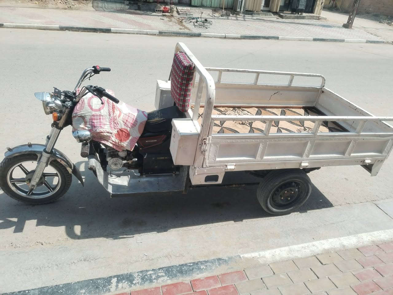 السلام عليكم ورحمة الله
ستوتة MTR  للبيع، نظيفة جداً .
المحرك: 150cc ، نظيفة 
الموديل: 2013
الأوراق: سنوية أصولية (رقم بابل ) 
المكان: كربلاء الحسينيه 
السعر: مليون ونص(وبيها مجال قليل).
، للتواصل والاستفسار الاتصال على الرقم ***********]
