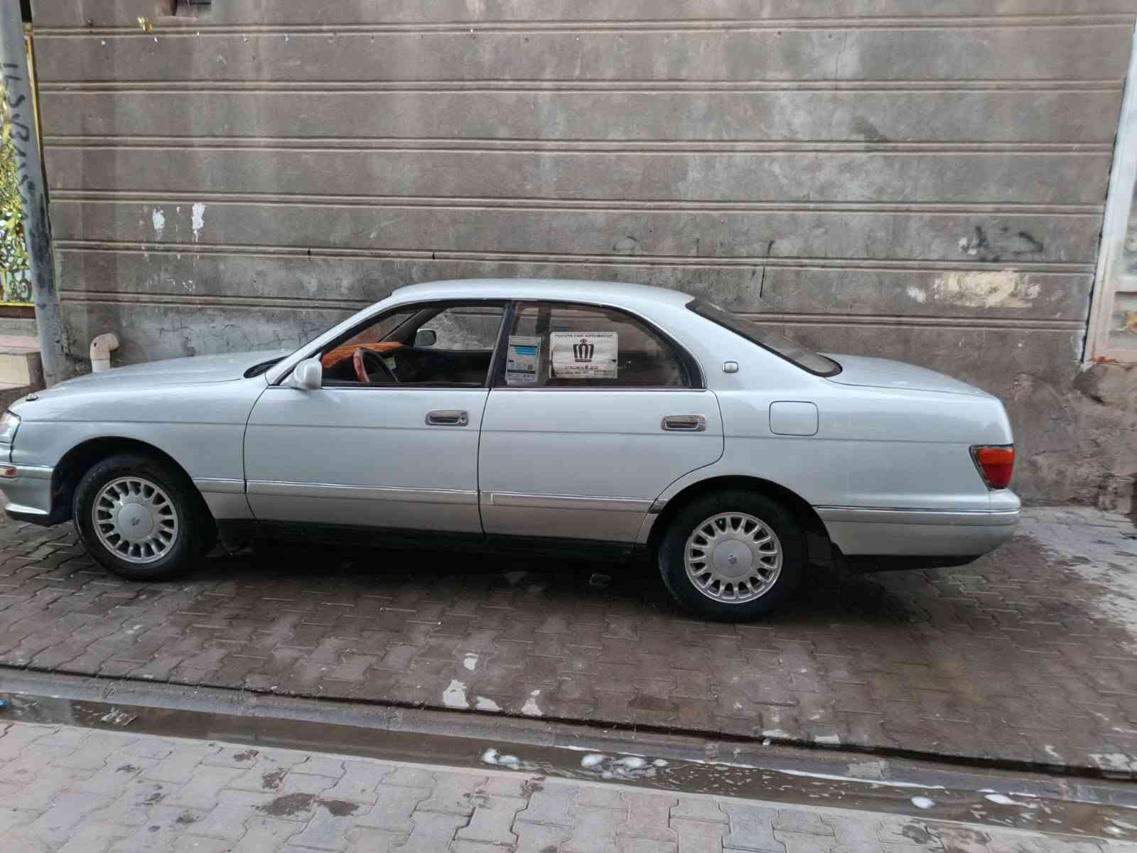 السلام عليكم بطه فصل مديل 94
كير اومحرك 2500السياره كلش حلوه 
السعر 50اوبيه مجال سنويه جديده راعيه بلبصره 
التواصل على الوتساب *********** البصرة, العراق
