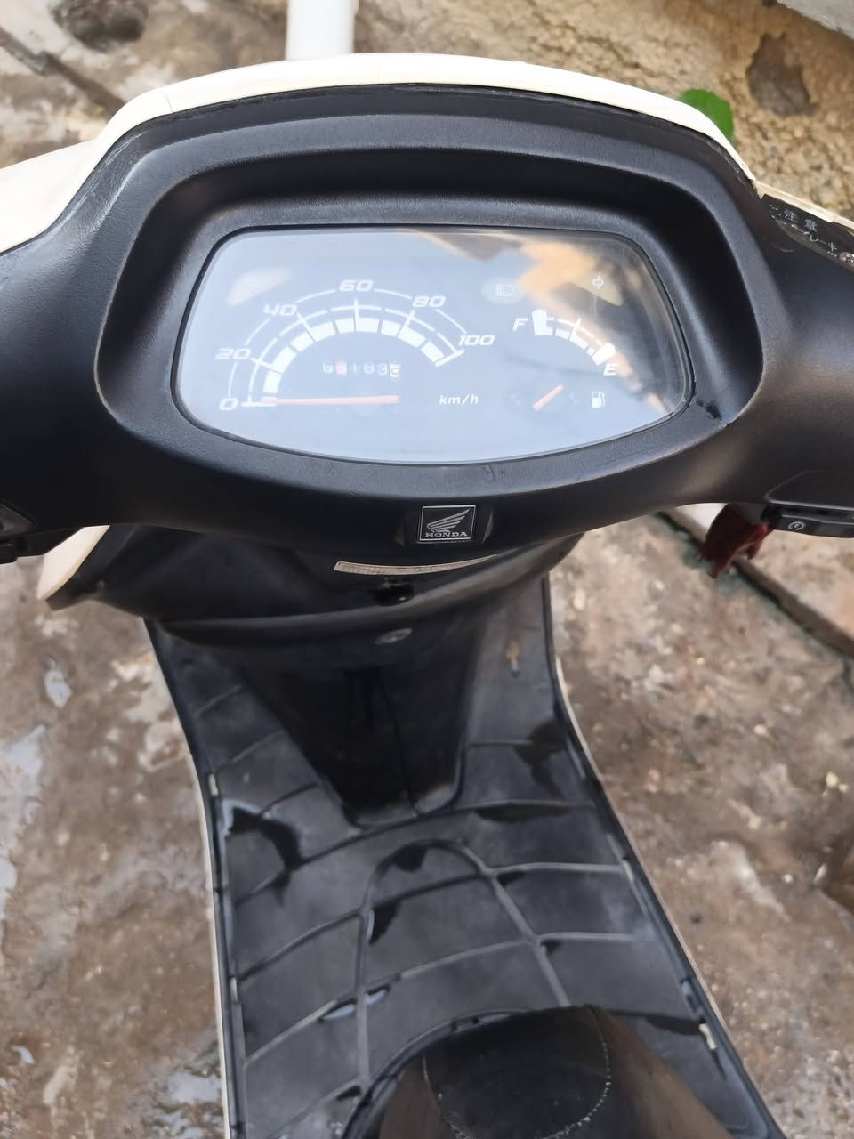 سلام عليكم سبيسي ياباني 100cc للاستفسار *********** سعر 500 
دراجه نضيفه علا اخر حبه تشغل وتروح وبيها مجال مكاني بغدا
