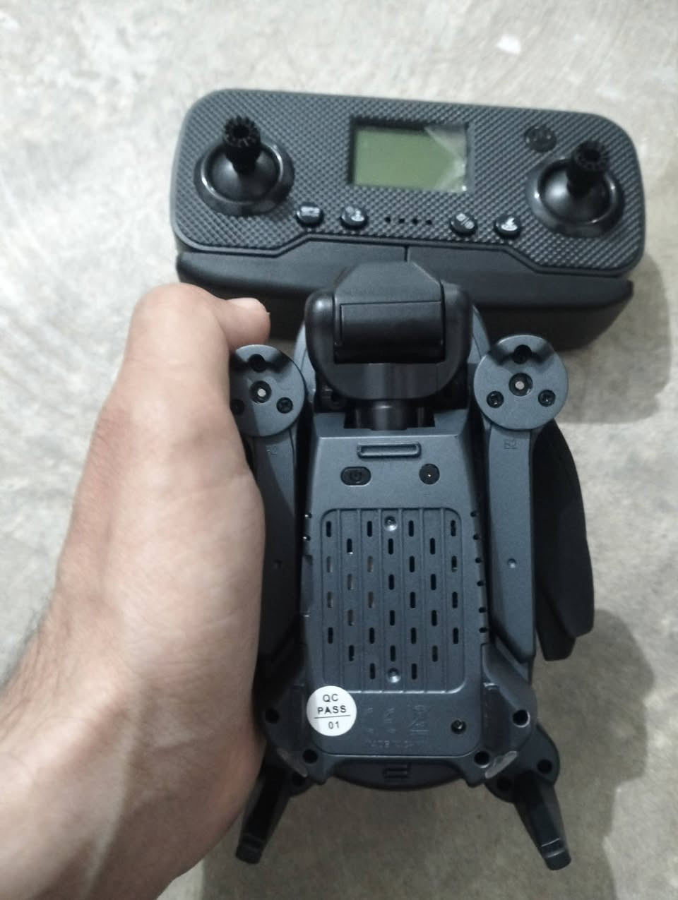 سلام عليكم.
درون L200 PRO MAX 

📸كامره 4K كنبل
🔋وقت الطيران 20-25 دقيقه رجوع تلقائي

📡الارتفاع يصل  300 متر
📡المدى يصل  3000 متر
كامل ملحقات 

السعر 130 بي مجال قليل ماعندي الي عنده توصيل يدلل توصيل
الاستفسار  ***********
