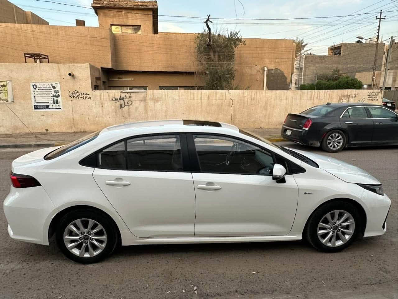 كورلا هايبر ٢٠٢٥ شكل خليجي سنويه باسمي سياره بلاديه بدون صبغ و تبديل مواصفاتهه بصمه و فتحه و رادار وجلد  و شاشهو قطعتين تبريد و سياره نظيفه ماشيه ٢٥ الف و بيهه رصعه زغيره مسحوبه bdr بجامغ الخلفي و مكان السياره بعداد حي الجهاد السعر ١٥٨ ورقه و هذا رقمي ***********
