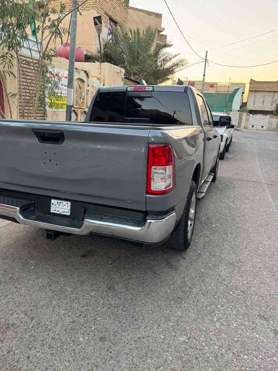 للبيع دوج رام بك هورن باب طويل بدي قصير ٦ سلندر فور ويل شاشه كبيره موديل ٢٣ وارد رقم الشاصي بالصور  حره بدون رقم ماشيه ١٦ الف  تترقم كل المحافظات السياره موجوده بالكوت السعر ٢١٠ وبيهه مجال وماكو هيج سعر 
*********** اتصال او واتس اب
