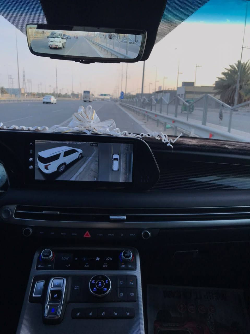 🚘 للبيع Hyundai Palisade 2024 Calligraphy – وارد أمريكي 🇺🇸
🔹 الموديل: 2024
🔹 الفئة: Calligraphy – أعلى فئة
🔹 الوارد: أمريكي 🇺🇸
🔹 المحرك: 3.8 V6 بنزين
🔹 القوة: 291 حصان
🔹 القير: أوتوماتيك 8 سرعات
🔹 الدفع: [دفع رباعي  AWD]
🔹 عدد المقاعد: 7 ركاب

✨ المواصفات:

• جلد فاخر Nappa
• تبريد وتسخين المقاعد الأمامية + مساج
• تسخين وتبريد المقاعد الخلفية 
• تسخين مقاعد الصف الثالث
• ذاكرة للمقاعد الأمامية
• دركسون كهربائي/جلد مع تدفئة
• شاشة وسطية 12.3 إنج
• شاشة عدادات رقمية 12.3 إنج
• نظام صوت Harman Kardon بـ 12 سماعة
• Apple CarPlay + Android Auto
• شحن لاسلكي للموبايل
• كاميرات محيطية 360°
• حساسات أمامية وخلفية
• مثبت سرعة متكيف
• نظام المحافظة على المسار
• مراقبة النقطة العمياء
• تحذير حركة المرور الخلفية
• فرملة طوارئ تلقائية
• Head-Up Display
• مرآة داخلية رقمية
• تشغيل بصمة/زر
• دخول وتشغيل بدون مفتاح
• باب خلفي كهربائي
• فتحة سقف بانوراما
• تكييف 3 مناطق مع تحكم خلفي
• الصف الثالث كهربائي
• جنوط 20 إنج
• إضاءة LED كاملة
• Daytime Running Lights
• أنظمة أمان ومساعدة قيادة متعددة

📌 حالة السيارة:

• وارد أمريكي
• الصبغ فقط ربع جاملغ أمامي
•تبديل بنيد نفس ألون
• الجاملغ الخلفي بارد
• بدون دواخل
• السيارة جاهزة للفحص من قبل المشتري

💰 السعر: 268$
📍 المكان: كربلاء المقدسة 
📞 للاستفسار: ***********
