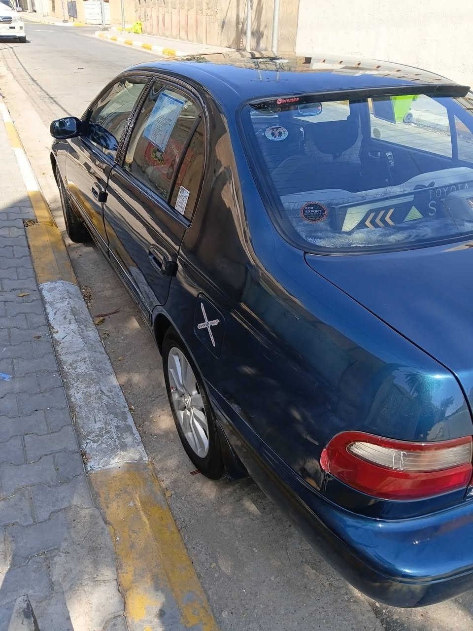 من رخصة الادمن كرونا موديل ١٩٩٣ فرخ بطه رقم واسط باسمي تحويل شوكت متريد سيارة جاهزه من جميع النواحي واحلى من الصور باستثناء التبريد منظومه جديده ومظغوطه غاز نقص بس دكم الفان والي سي عاطلات اذا اشدهن تبريد فول السعر ٦٠ ورقه وبيهه مجال بسيط الاتصال *********** مكاني واسط
