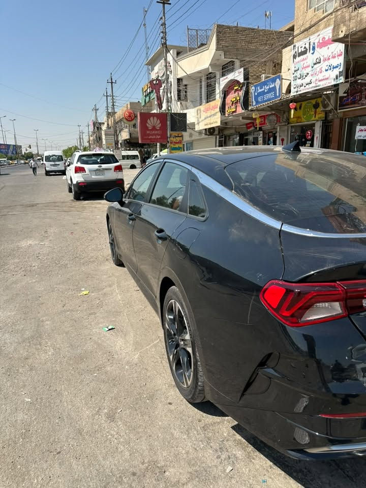السلام عليكم KI 5 24 لون اسود فول السيارة من عدة البانوراما جيتي لاين سيارة بيها اربع قطع صبغ بدون دواخل ايرباك سليم داخل احمر كير محرك تبريد كفالة سعر ١٤ وبي مجال ***********

