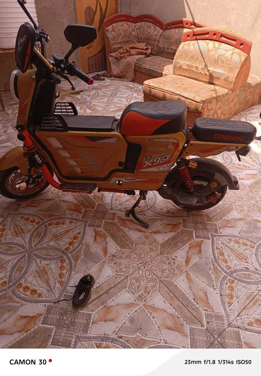دراجة شحن  X900  جديدة صار لها ثلاثة أشهر  قفل 450  تليفون ***********   أو ***********

نص مكتوب في الصور:
- CAMON 30 23mm f/1.8 1/274s ISO50
- CAMON 30 23mm f/1.8 1/314s ISO50