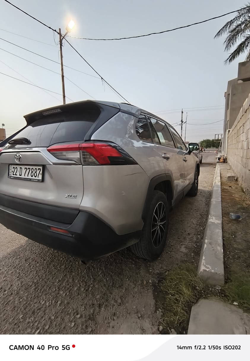 راف 4 xle موديل 2021 فول مواصفات رقم بغداد  ماشية 200 الف تقريبا حادث امريكا الصندوق كما موظح بالصوره اما في العراق اسفل البيبان اليمين وتم تصليحها pdr النظافة جيد جدا 
السعر 220$ ،،، 22$ الف 
موقع السياره الانبار الرمادي 
التواصل 
***********

نص مكتوب في الصور:
- CAMON 40 Pro 5G 23mm f/1.8 1/100s ISO318
- CAMON 40 Pro 5G 23mm f/1.8 1/100s ISO352
- CAMON 40 Pro 5G 14mm f/2.2 1/50s ISO202
- CAMON 40 Pro 5G 29mm f/1.8 1/100s ISO195
