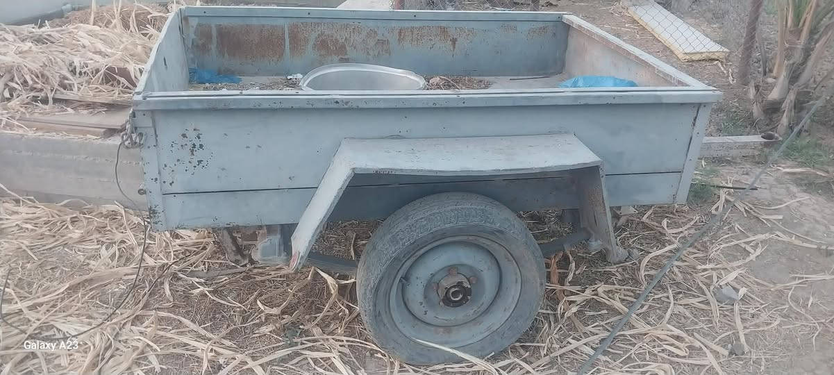 السلام عليكم عربانه للبيع تنسحب وره مكينه ورك وشاصي حداديه المكان اليوسفيه معمل زينب الرقم/***********/***********
